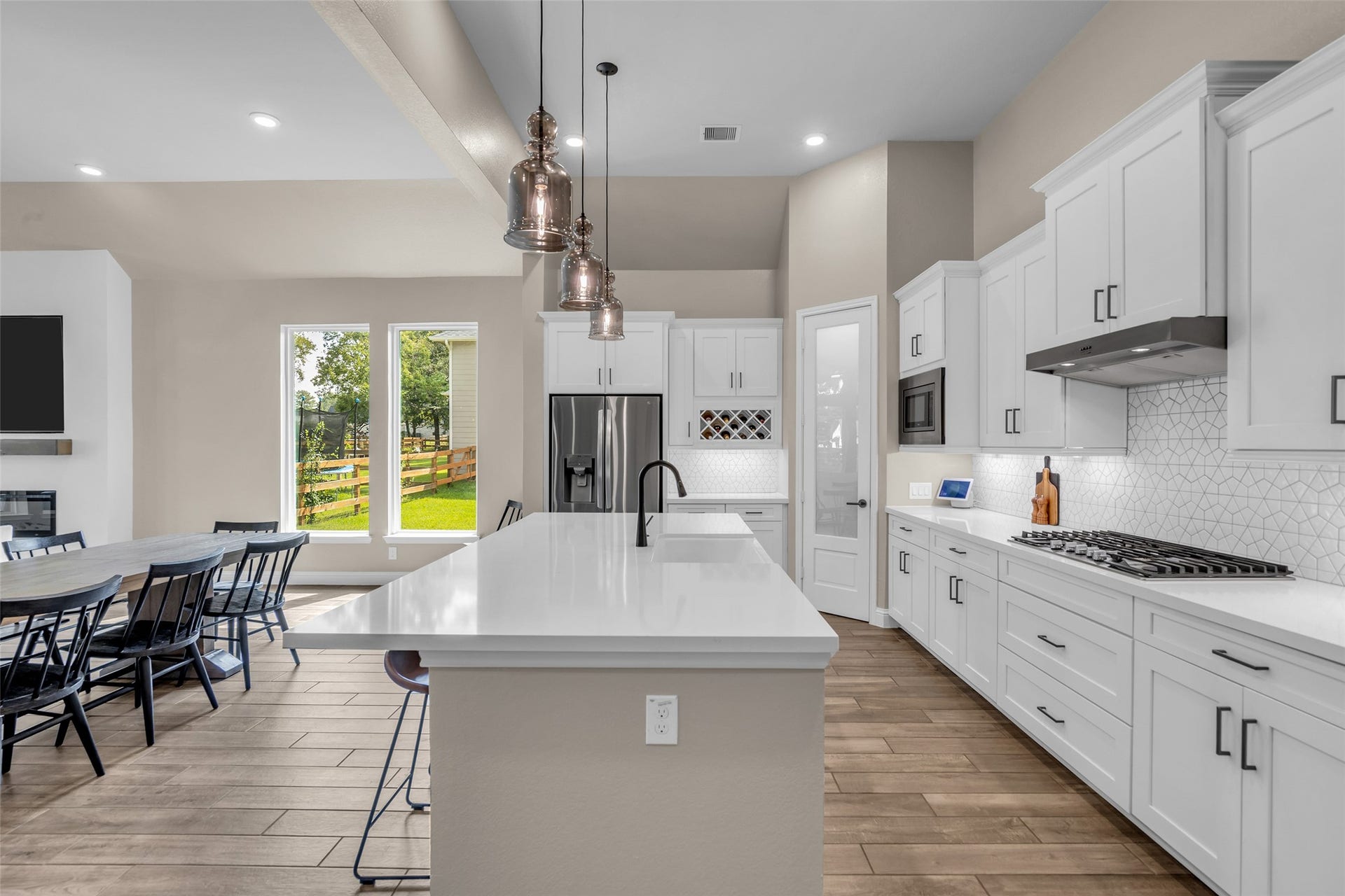 734 Satterwhite Farms Lane, Magnolia, TX 77354 Kitchen