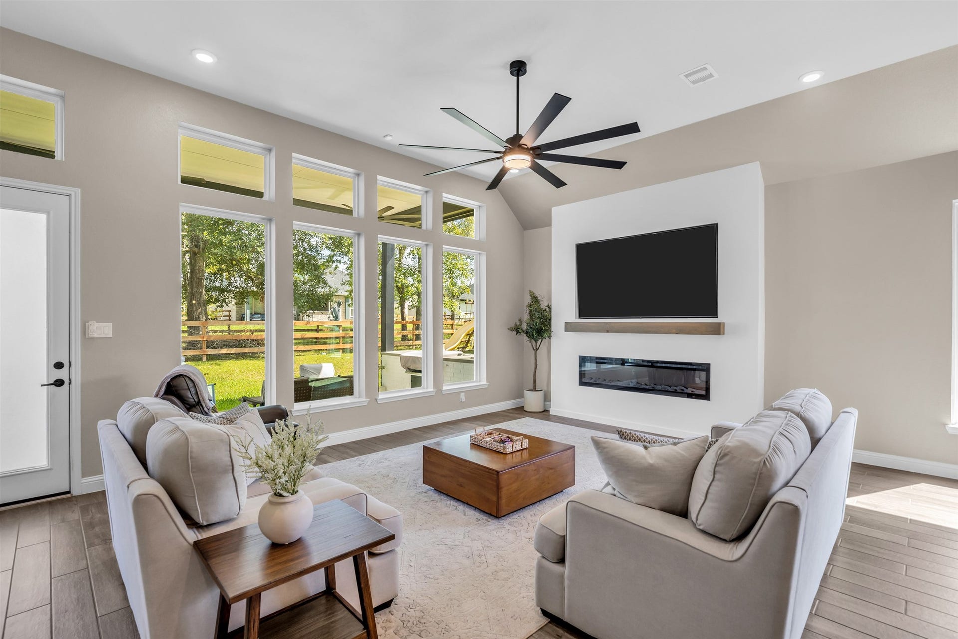 734 Satterwhite Farms Lane, Magnolia, TX 77354 Living/Family area