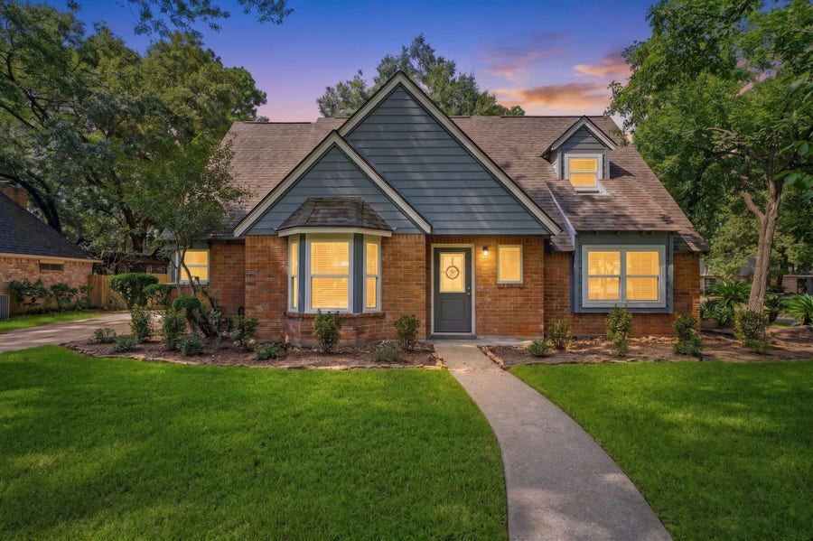 Property photo for 2002 Parkdale Drive, Houston, TX
