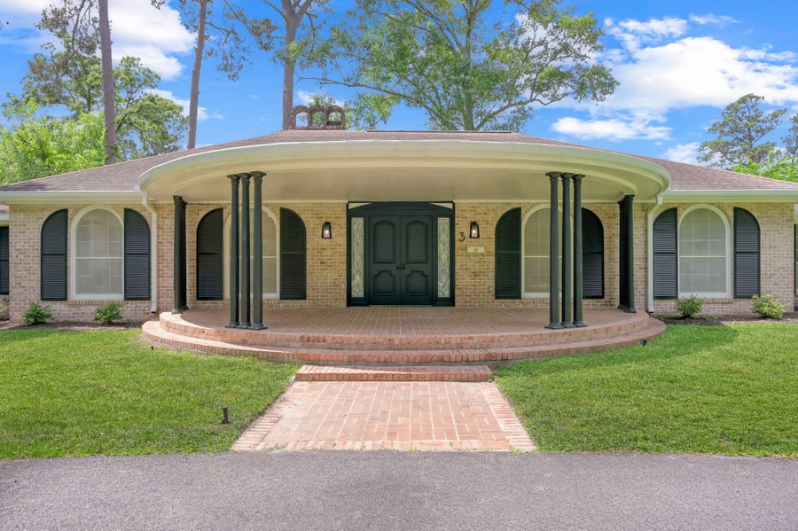 Property photo for 3 Briarwood Drive, Conroe, TX