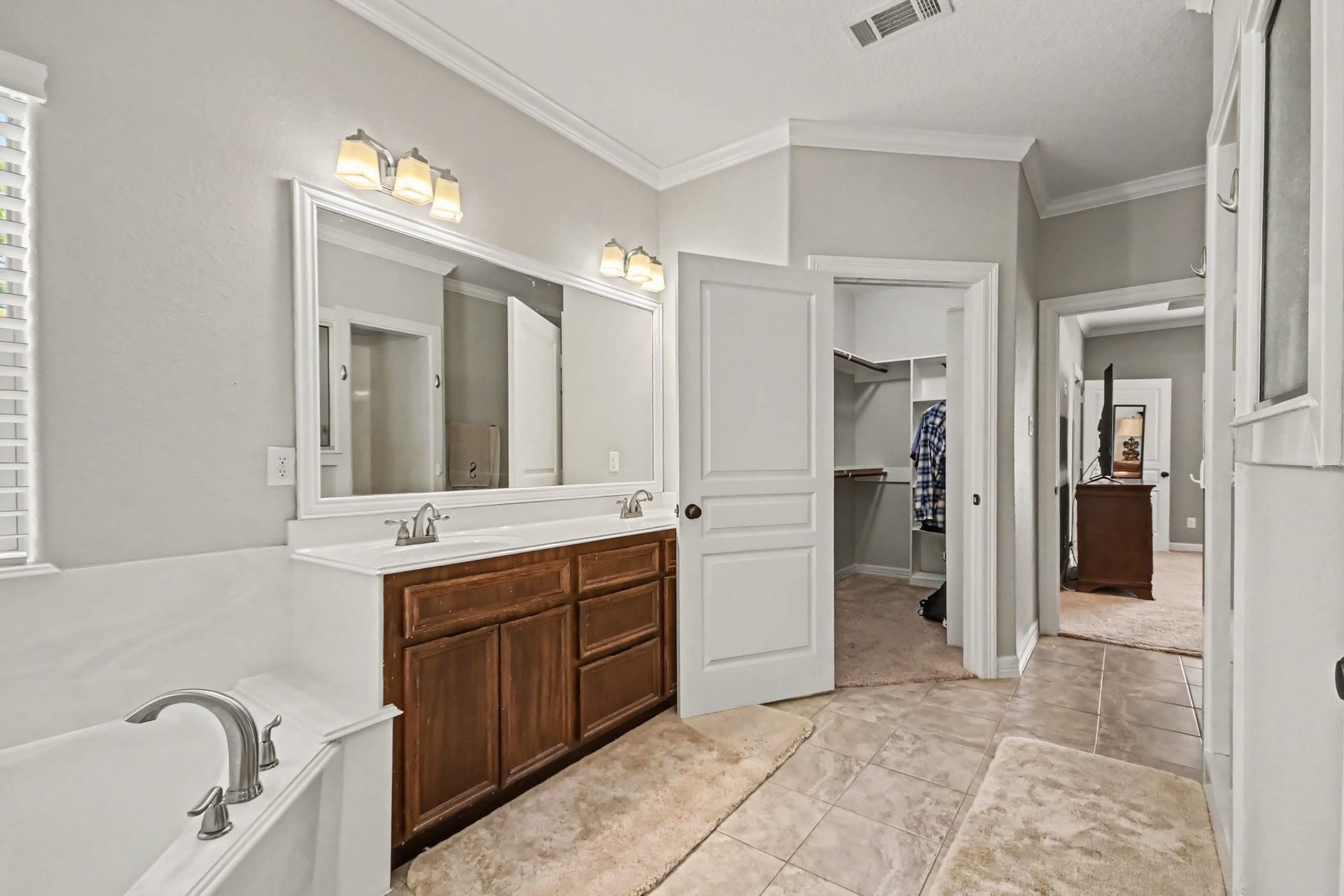 7211 Bayou Timbers Drive, Alvin, TX 77511 7211 Bayou Timbers Drive, Alvin, TX 77511