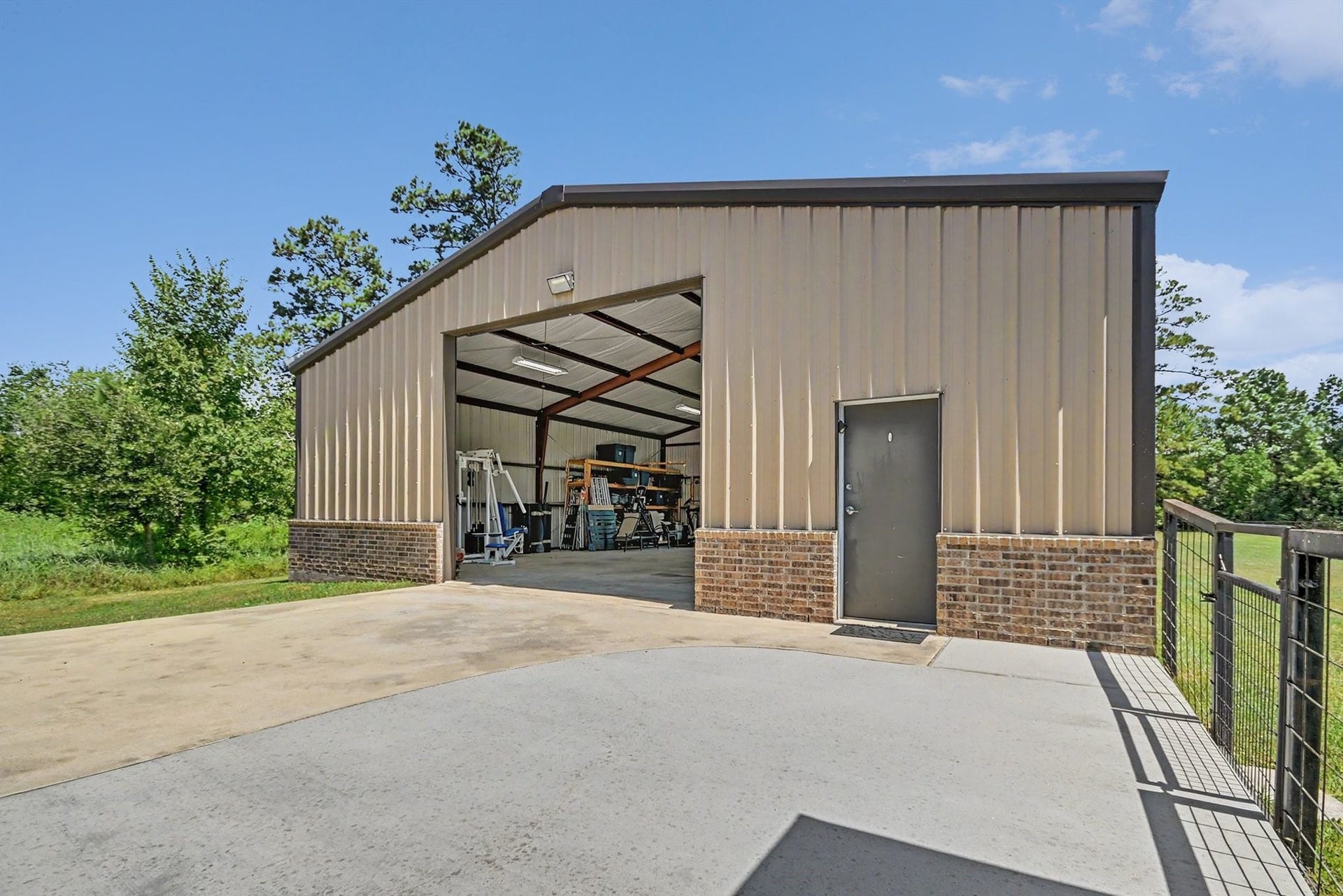 7211 Bayou Timbers Drive, Alvin, TX 77511 7211 Bayou Timbers Drive, Alvin, TX 77511