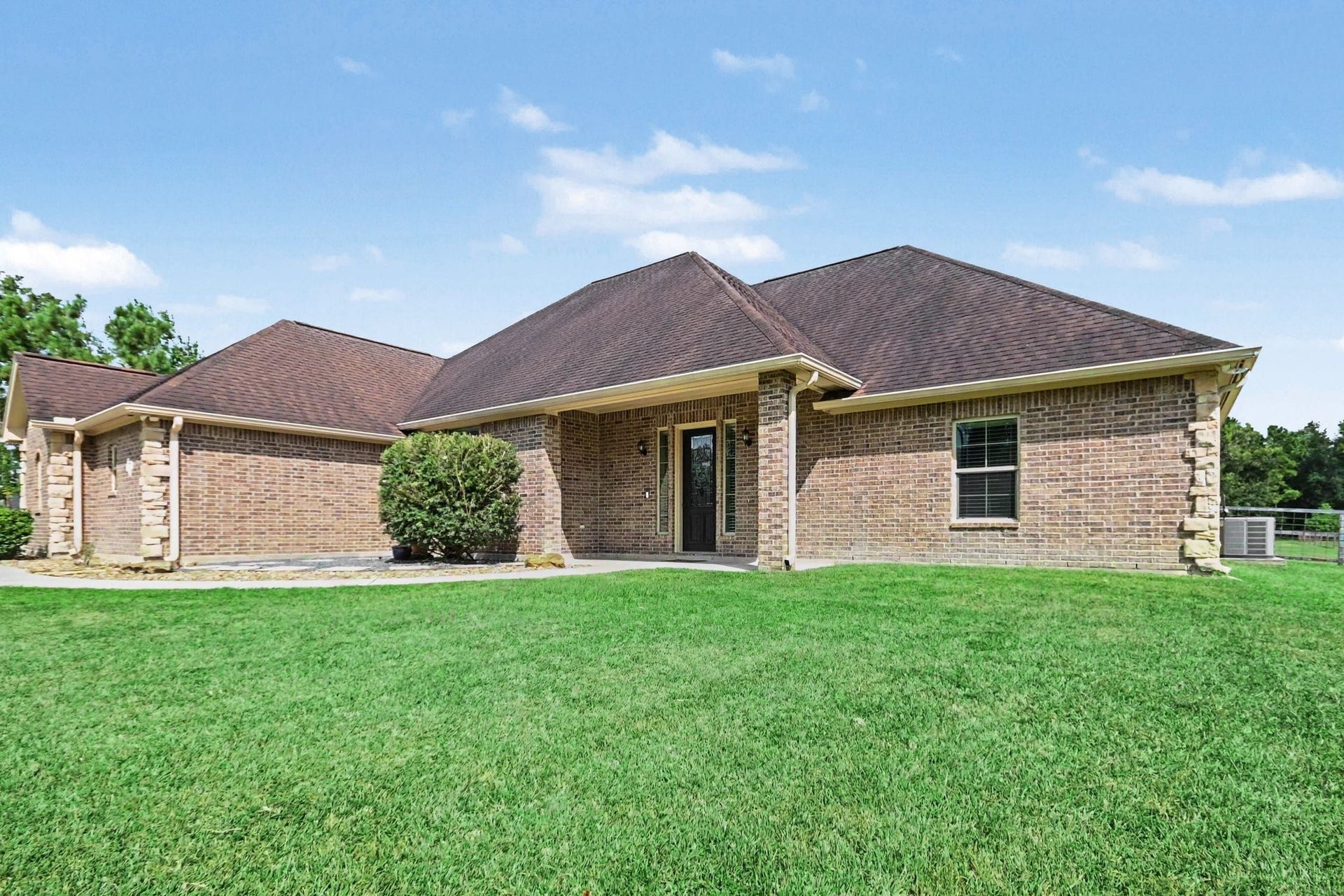 7211 Bayou Timbers Drive, Alvin, TX 77511 7211 Bayou Timbers Drive, Alvin, TX 77511