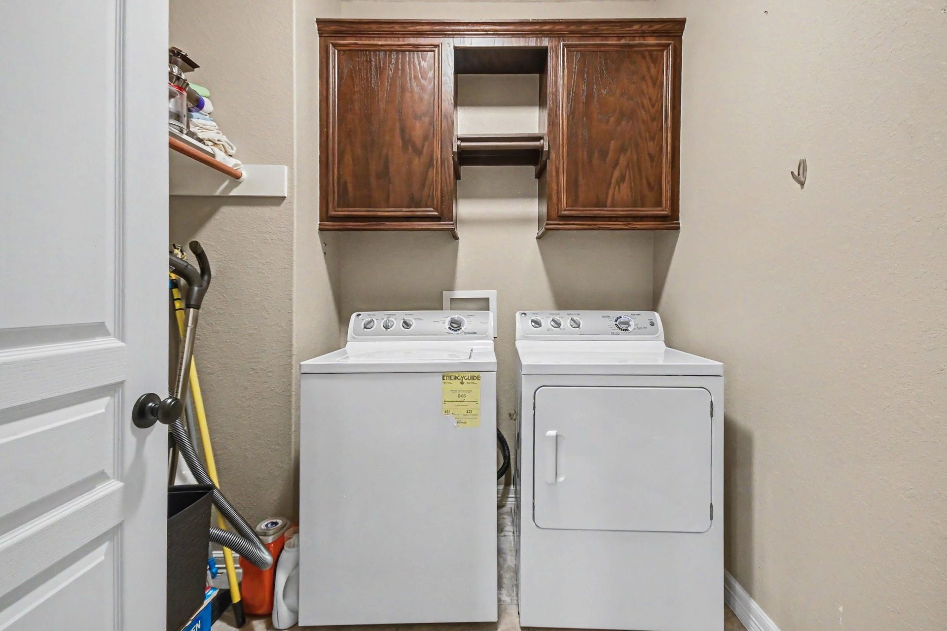 7211 Bayou Timbers Drive, Alvin, TX 77511 7211 Bayou Timbers Drive, Alvin, TX 77511