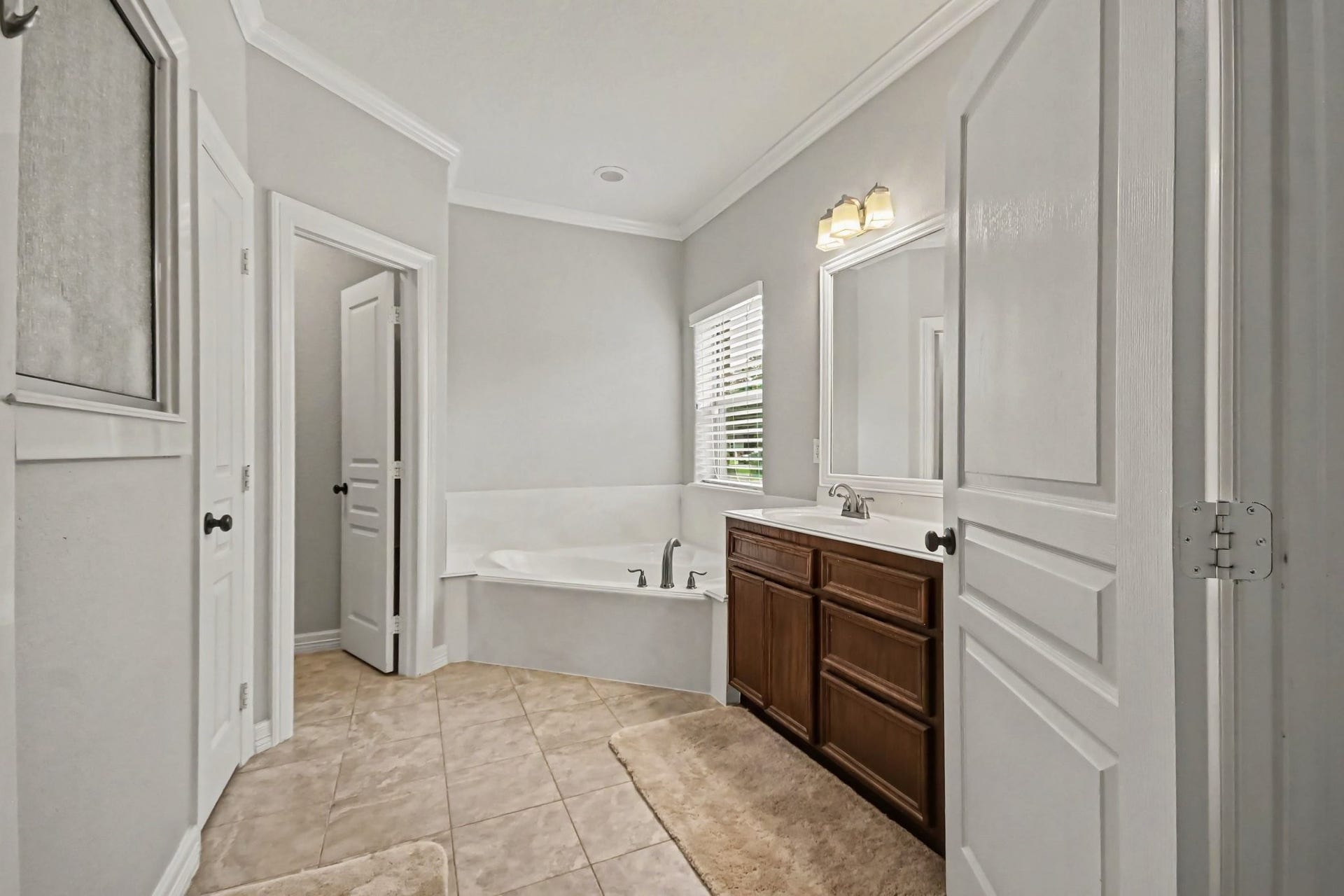 7211 Bayou Timbers Drive, Alvin, TX 77511 7211 Bayou Timbers Drive, Alvin, TX 77511