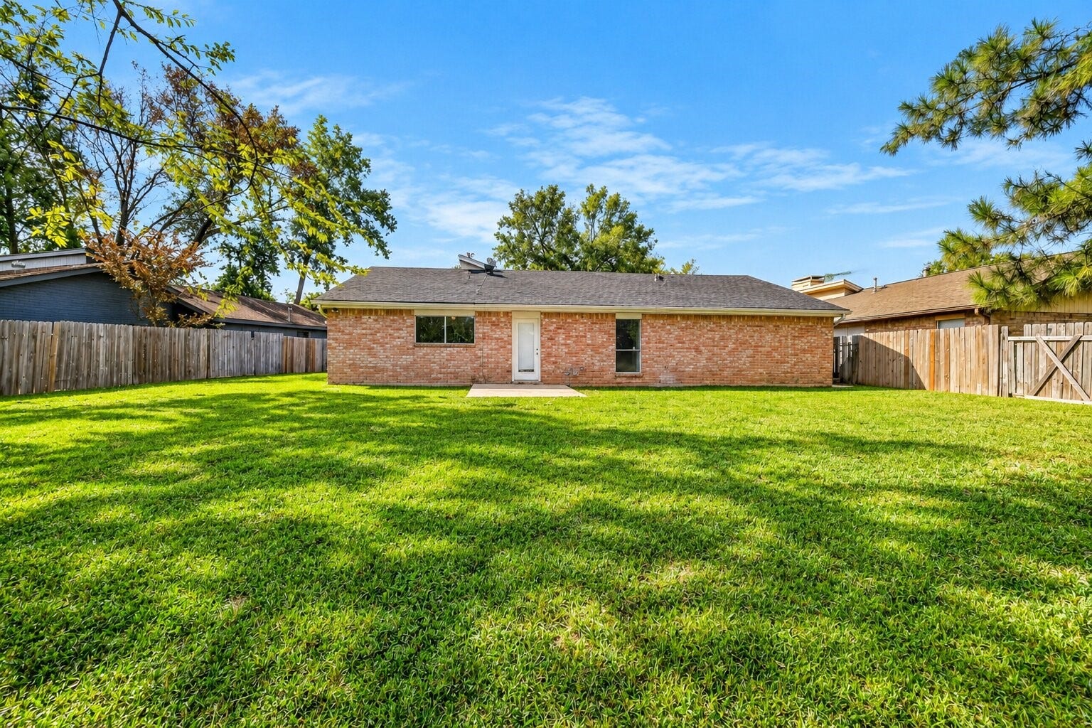 1826 Hilton Head Drive, Missouri City, TX 77459 Expansive 22,137 sq. ft. lot offering endless possibilities for outdoor living, entertaining, expansion, or future improvements.