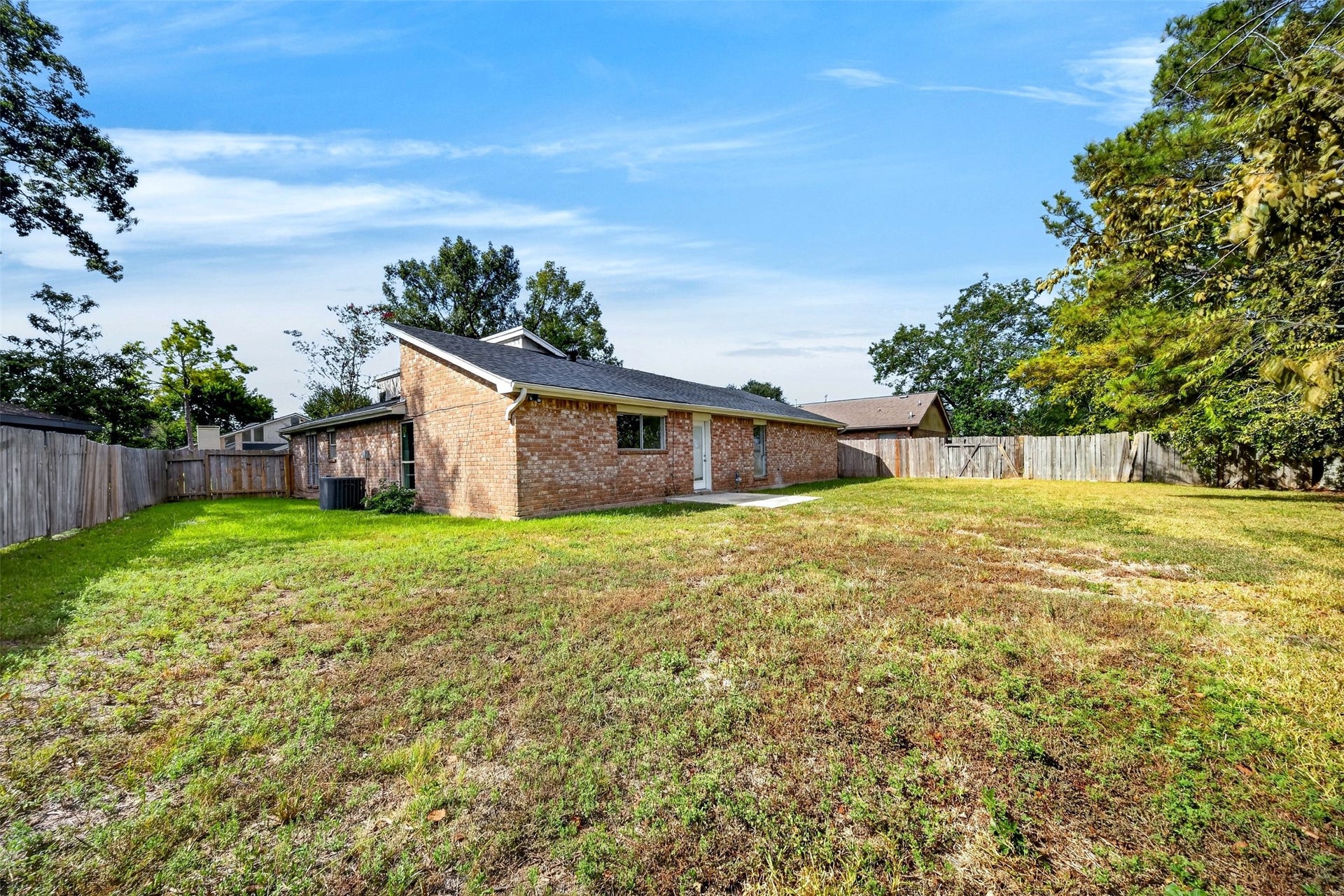1826 Hilton Head Drive, Missouri City, TX 77459 Expansive 22,137 sq. ft. lot offering endless possibilities for outdoor living, entertaining, expansion, or future improvements.