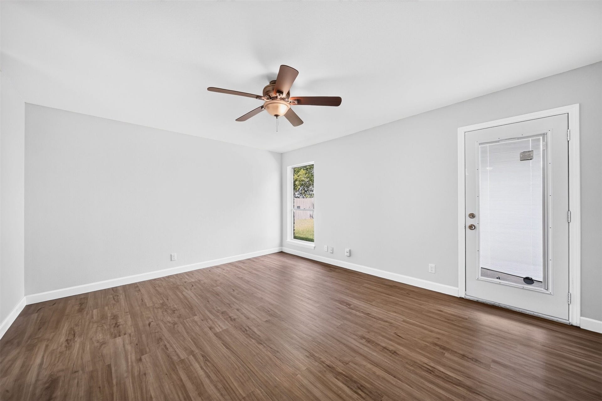 1826 Hilton Head Drive, Missouri City, TX 77459 Spacious primary bedroom featuring two walk-in closets, offering plenty of comfort and storage space.