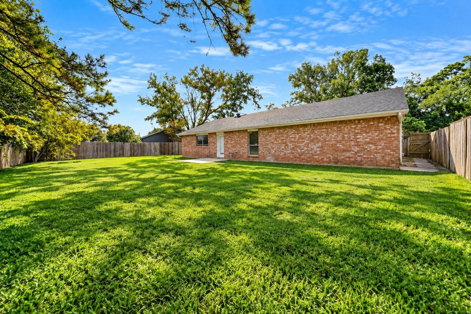 1826 Hilton Head Drive, Missouri City, TX 77459 Expansive 22,137 sq. ft. lot offering endless possibilities for outdoor living, entertaining, expansion, or future improvements.