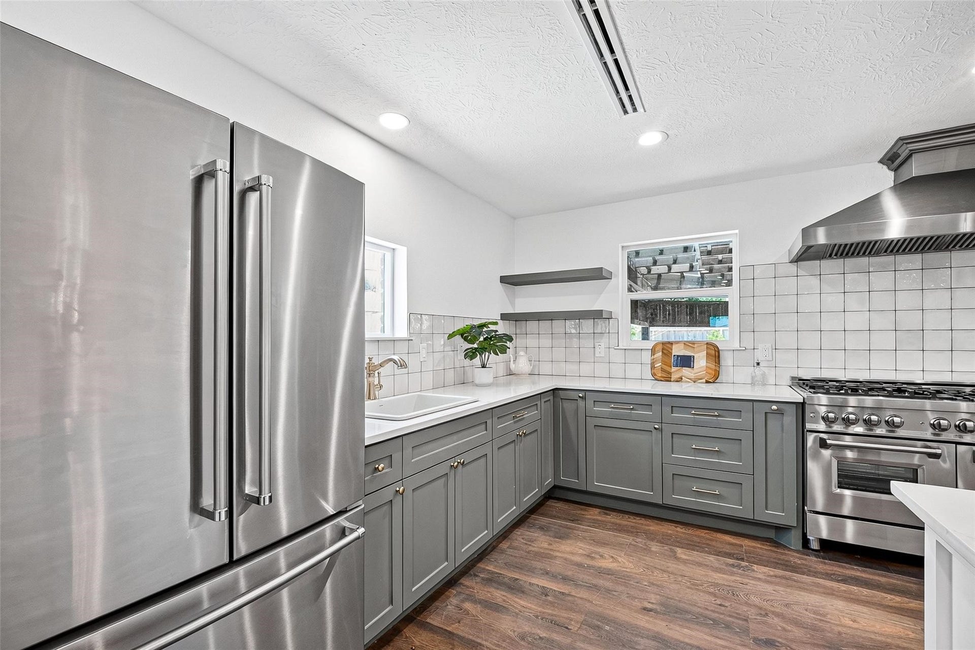 1338 Seaspray Court, Houston, TX 77008 1338 Seaspray Court, Houston, TX 77008