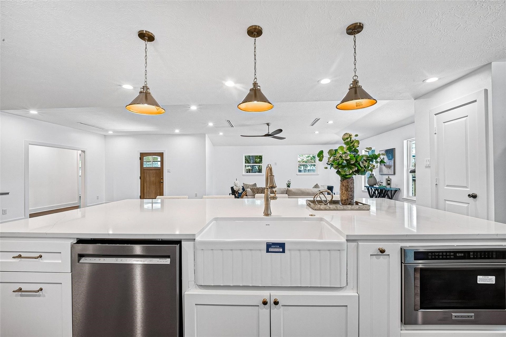 1338 Seaspray Court, Houston, TX 77008 1338 Seaspray Court, Houston, TX 77008