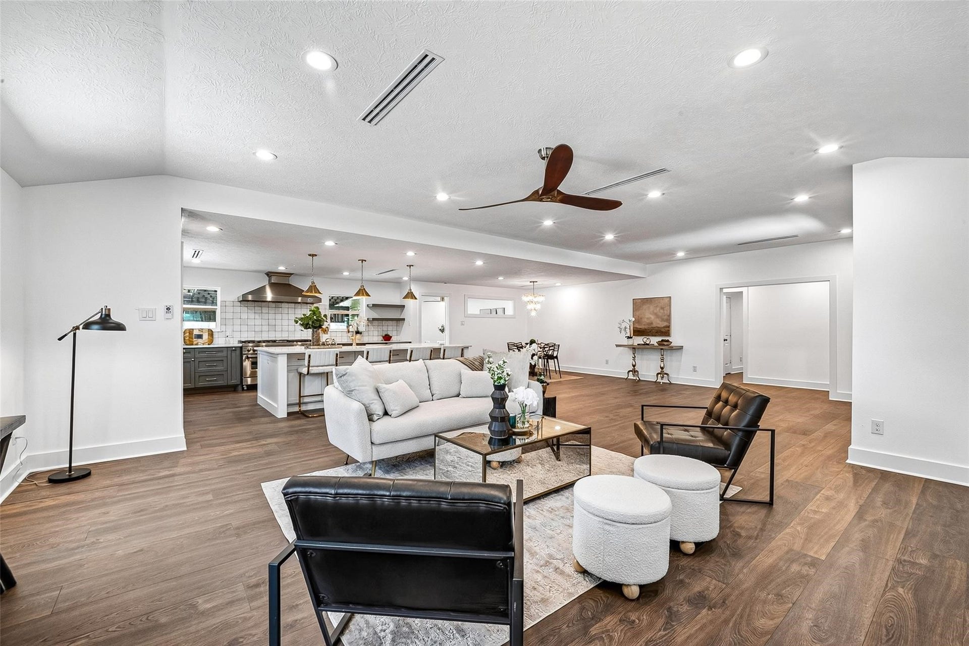 1338 Seaspray Court, Houston, TX 77008 1338 Seaspray Court, Houston, TX 77008