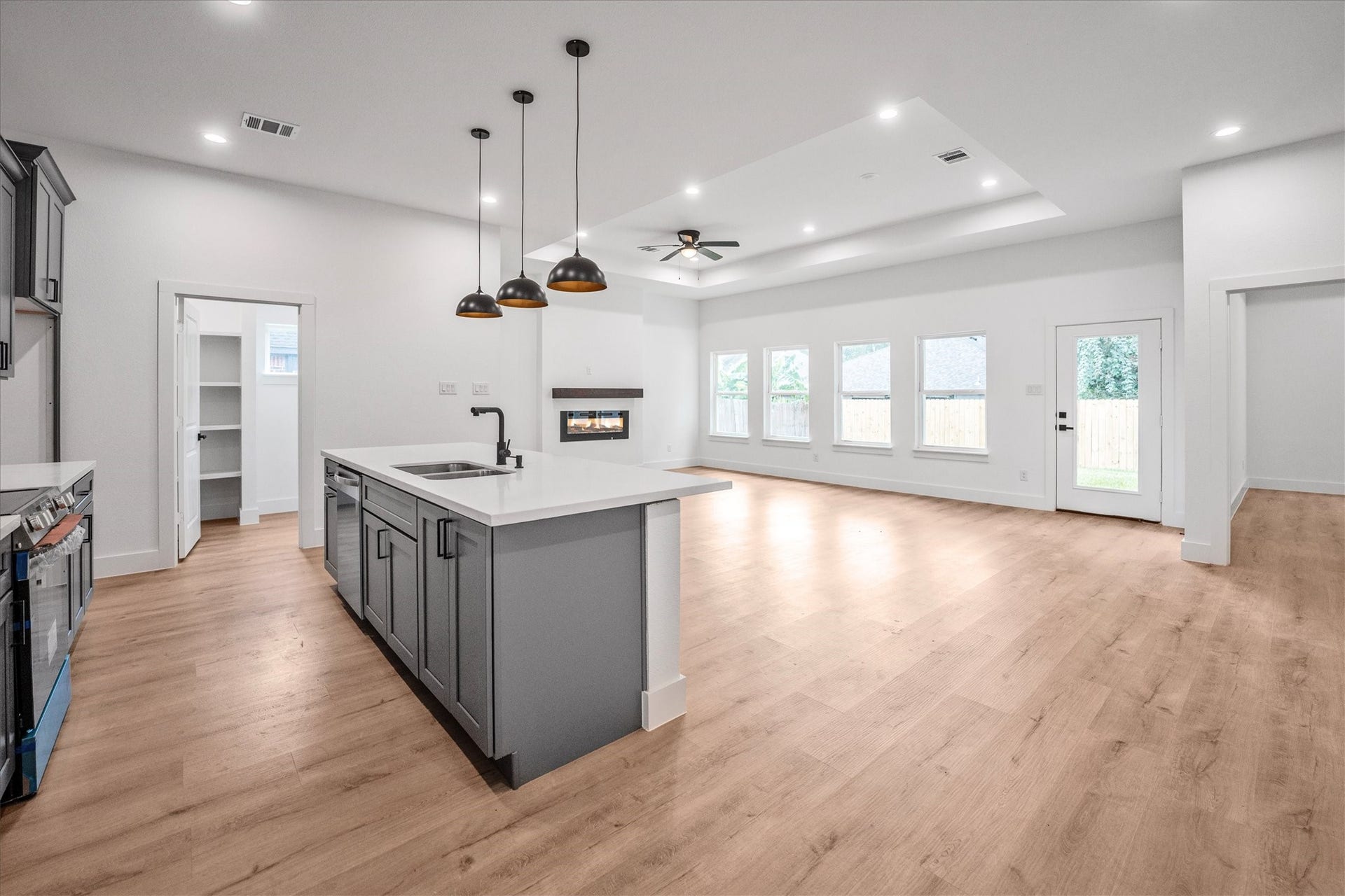 12111 Brightwood Drive, Montgomery, TX 77356 12111 Brightwood Drive, Montgomery, TX 77356