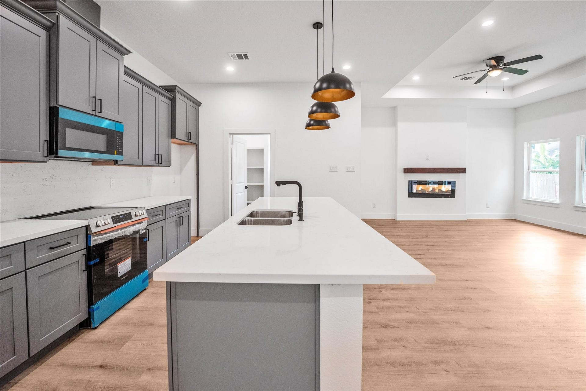 12111 Brightwood Drive, Montgomery, TX 77356 12111 Brightwood Drive, Montgomery, TX 77356