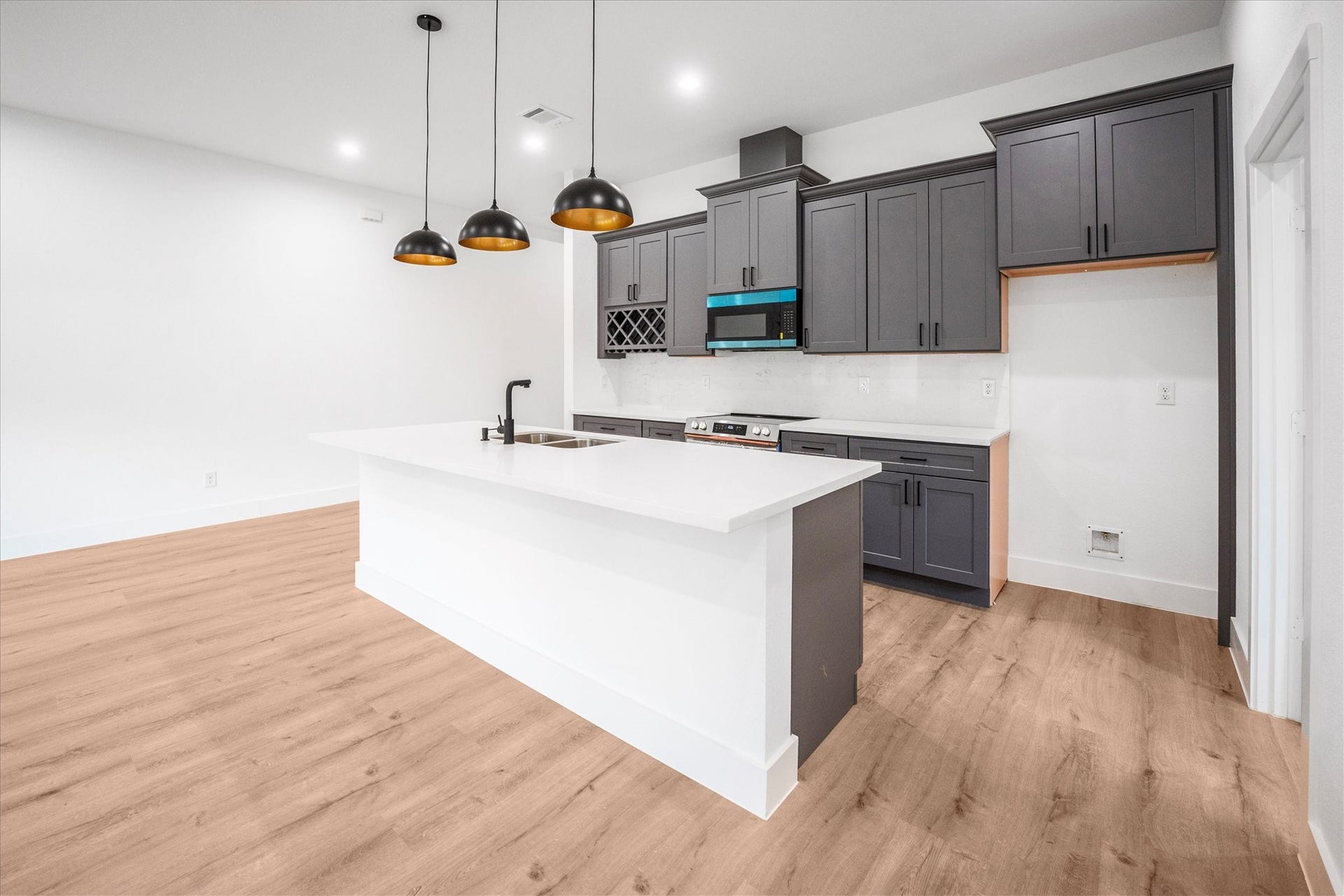12111 Brightwood Drive, Montgomery, TX 77356 12111 Brightwood Drive, Montgomery, TX 77356