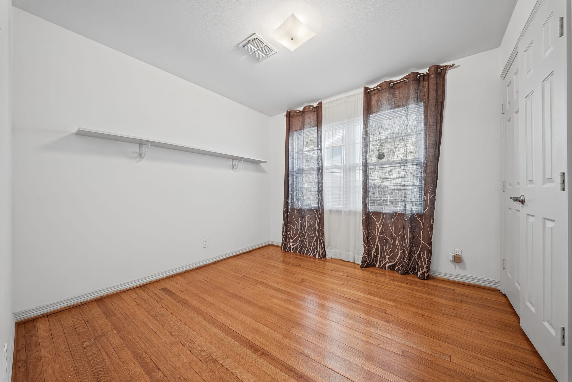 655 Arvana Street, Houston, TX 77034