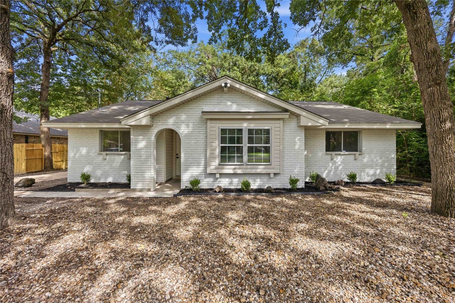 Property photo for 125 La Quinta Drive, Conroe, TX