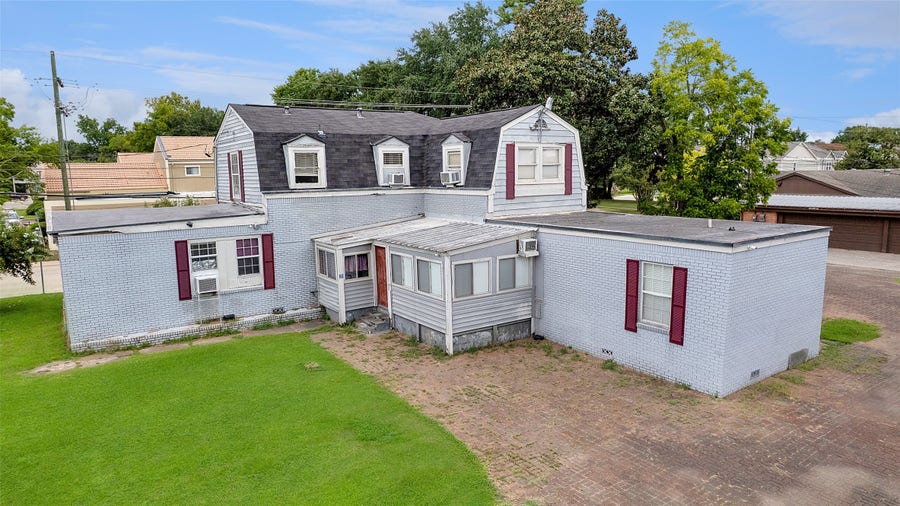 Property photo for 317 W Lewis Street, Conroe, TX
