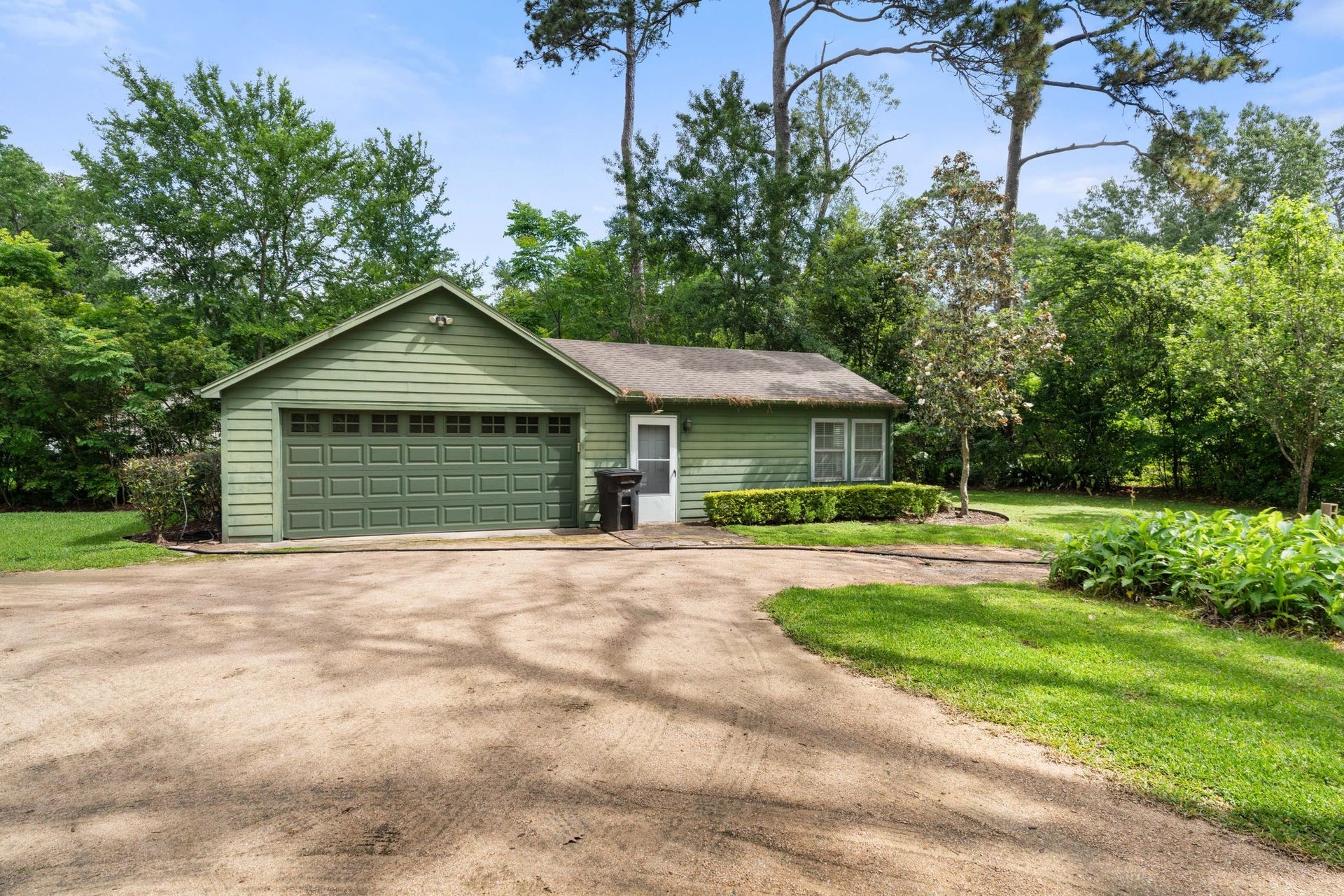 26 W Rivercrest Drive, Houston, TX 77042 26 W Rivercrest Drive, Houston, TX 77042