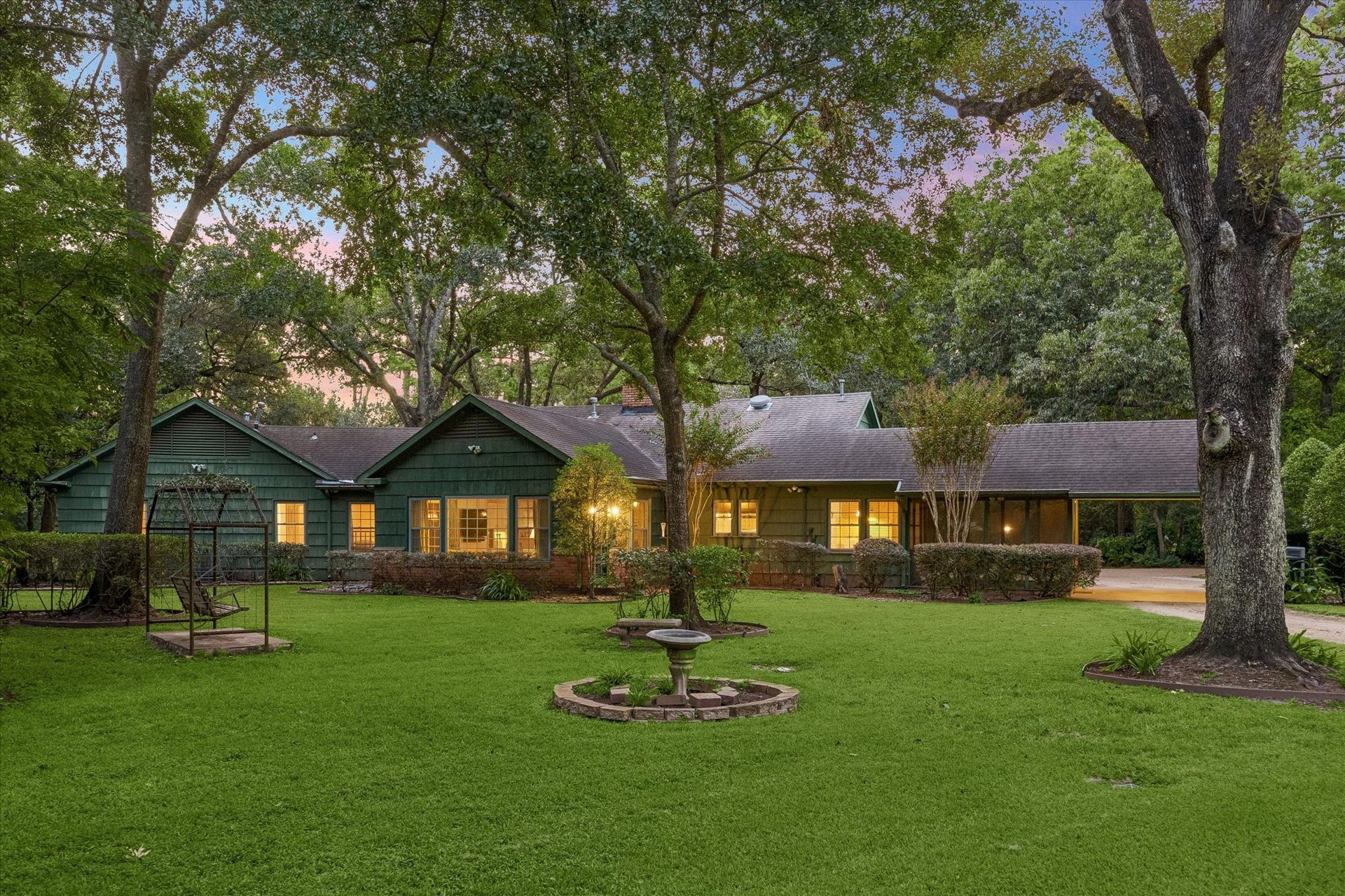 26 W Rivercrest Drive, Houston, TX 77042 26 W Rivercrest Drive, Houston, TX 77042