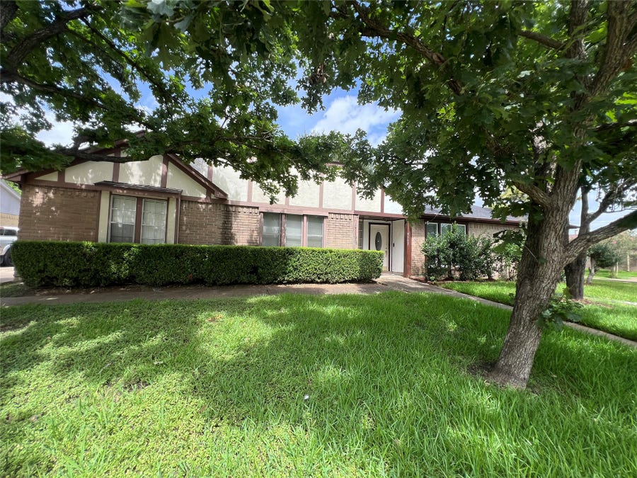 Property photo for 9506 Wellsworth Drive, Houston, TX