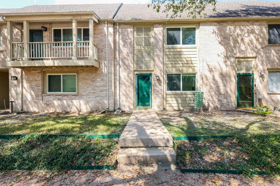 Property photo for 2119 Hazlitt Drive, Houston, TX