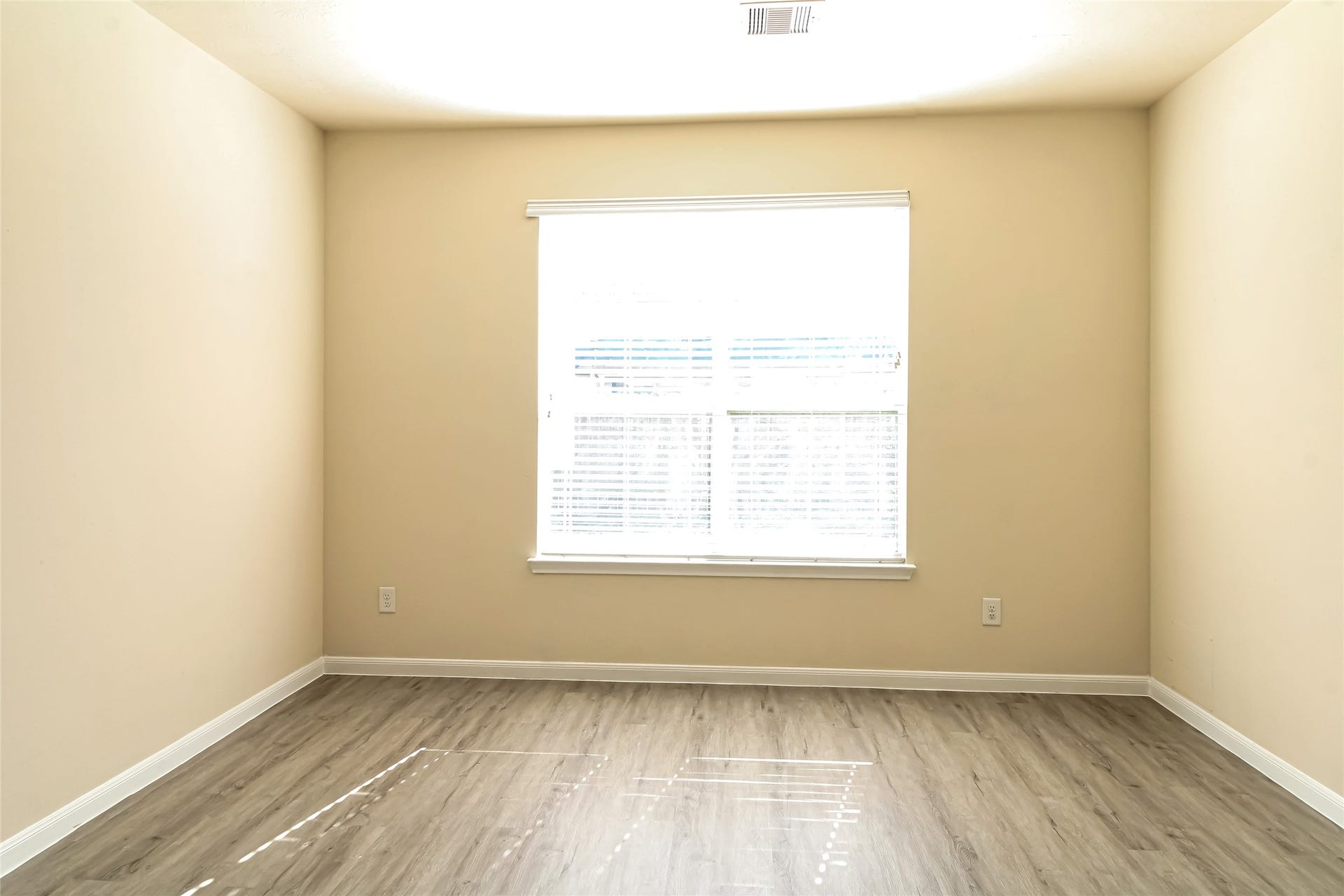 Photos may be representative of the floor plan and not the exact home. Finishes, layout, and features of the actual property for lease may vary.