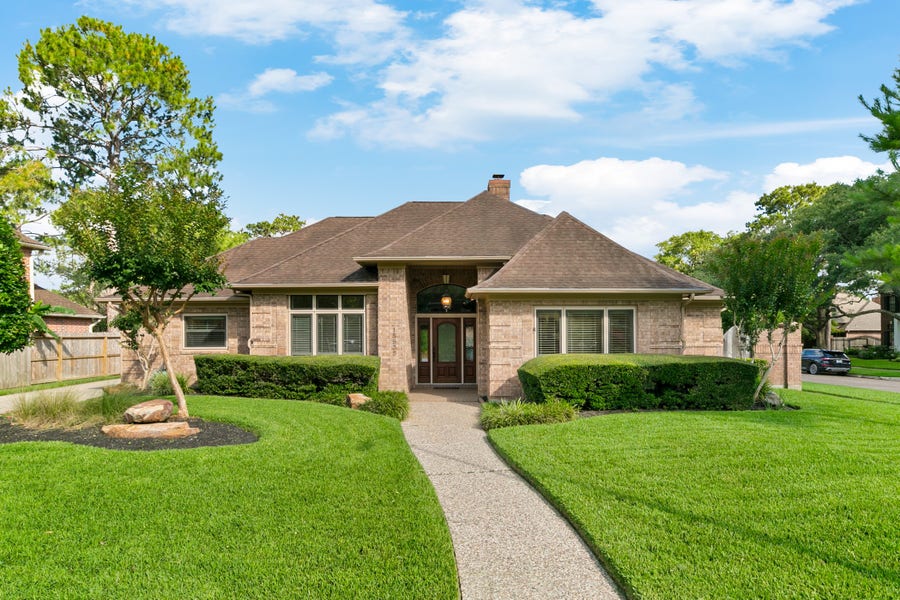 Property photo for 15935 Parkchester Drive, Houston, TX