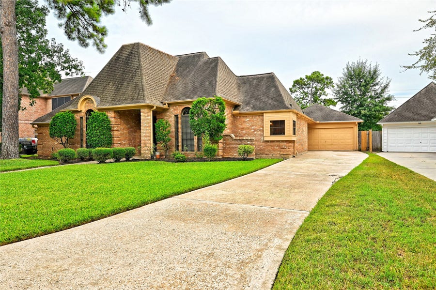 Property photo for 6018 Spring Creek Lane, Spring, TX