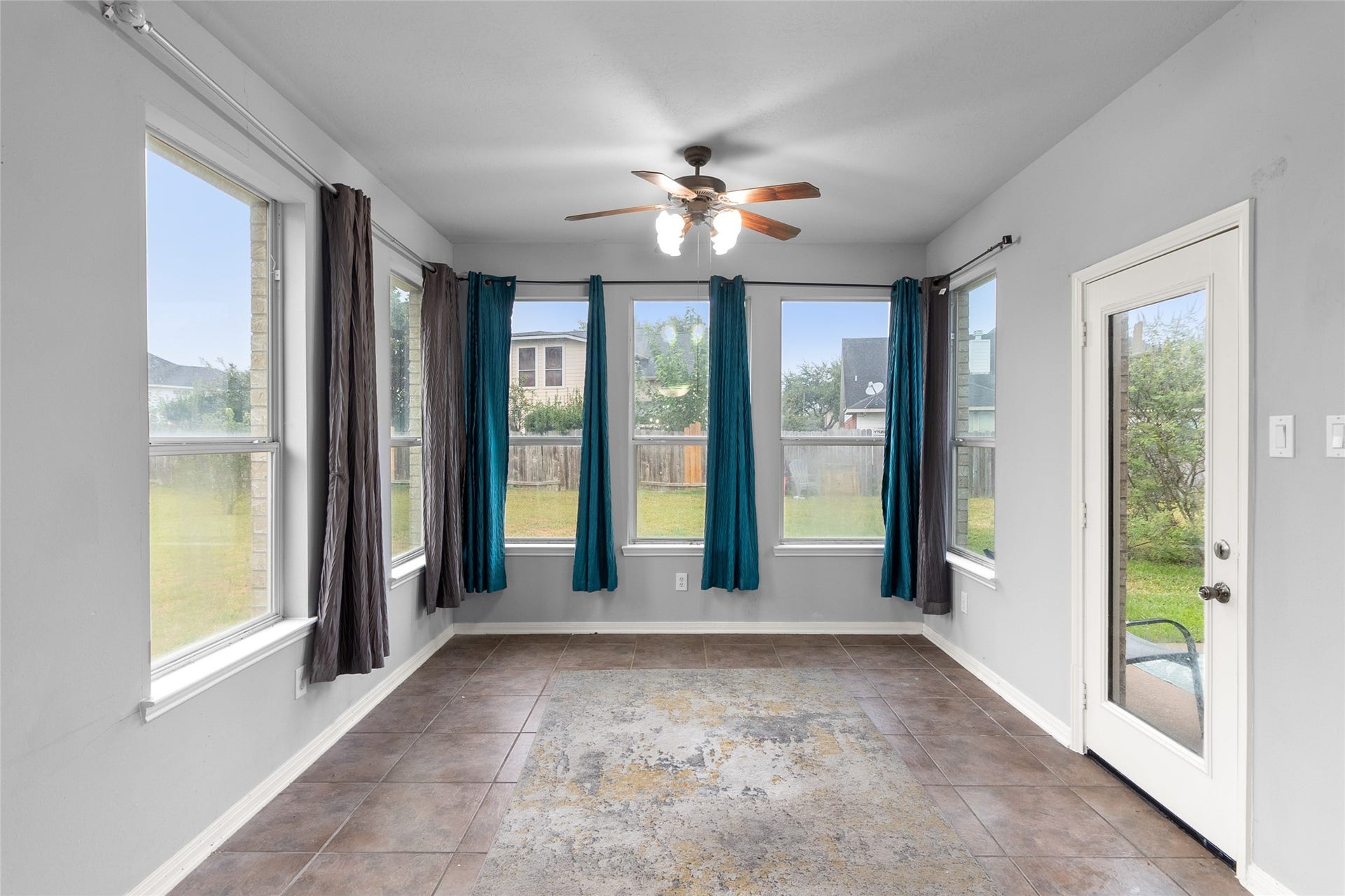 7206 Clayhorn Court, Richmond, TX 77407 Breakfast area