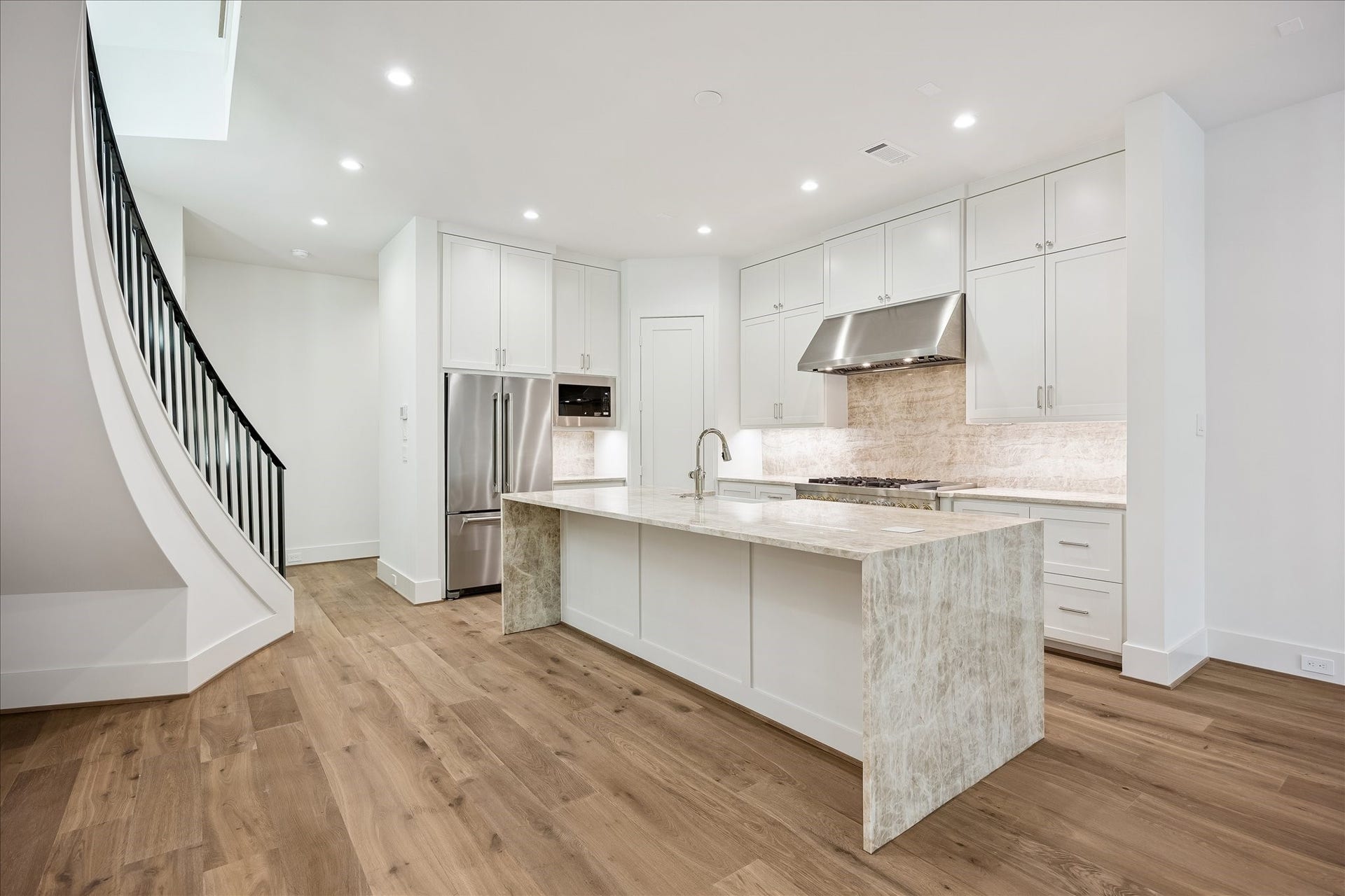 6303 Rodrigo Street, #A, Houston, TX 77007 6303 Rodrigo Street, #A, Houston, TX 77007