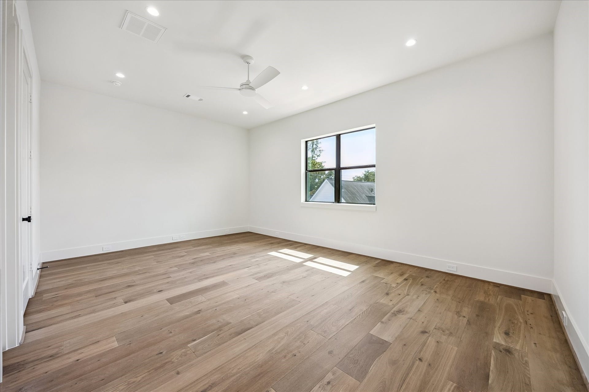 6303 Rodrigo Street, #A, Houston, TX 77007 Bedroom #3 on the third floor
