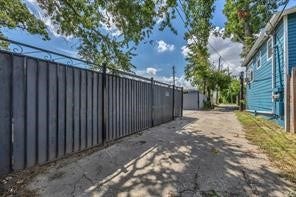 2607 North Freeway, Houston, TX 77009 2607 North Freeway, Houston, TX 77009