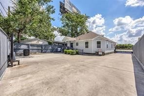 2607 North Freeway, Houston, TX 77009 2607 North Freeway, Houston, TX 77009