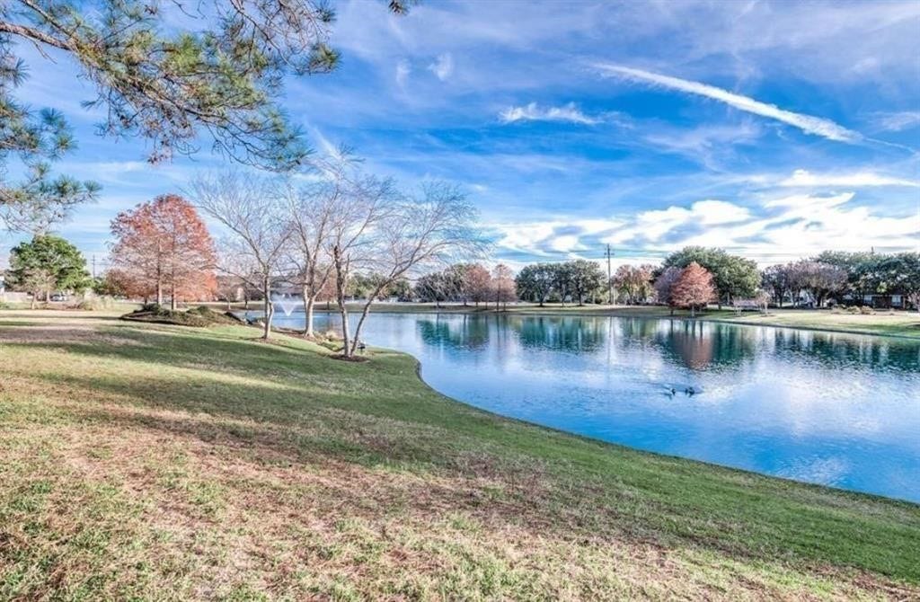 8914 Sunny Point Drive, Spring, TX 77379 The nearby lakes offer natural splendor!