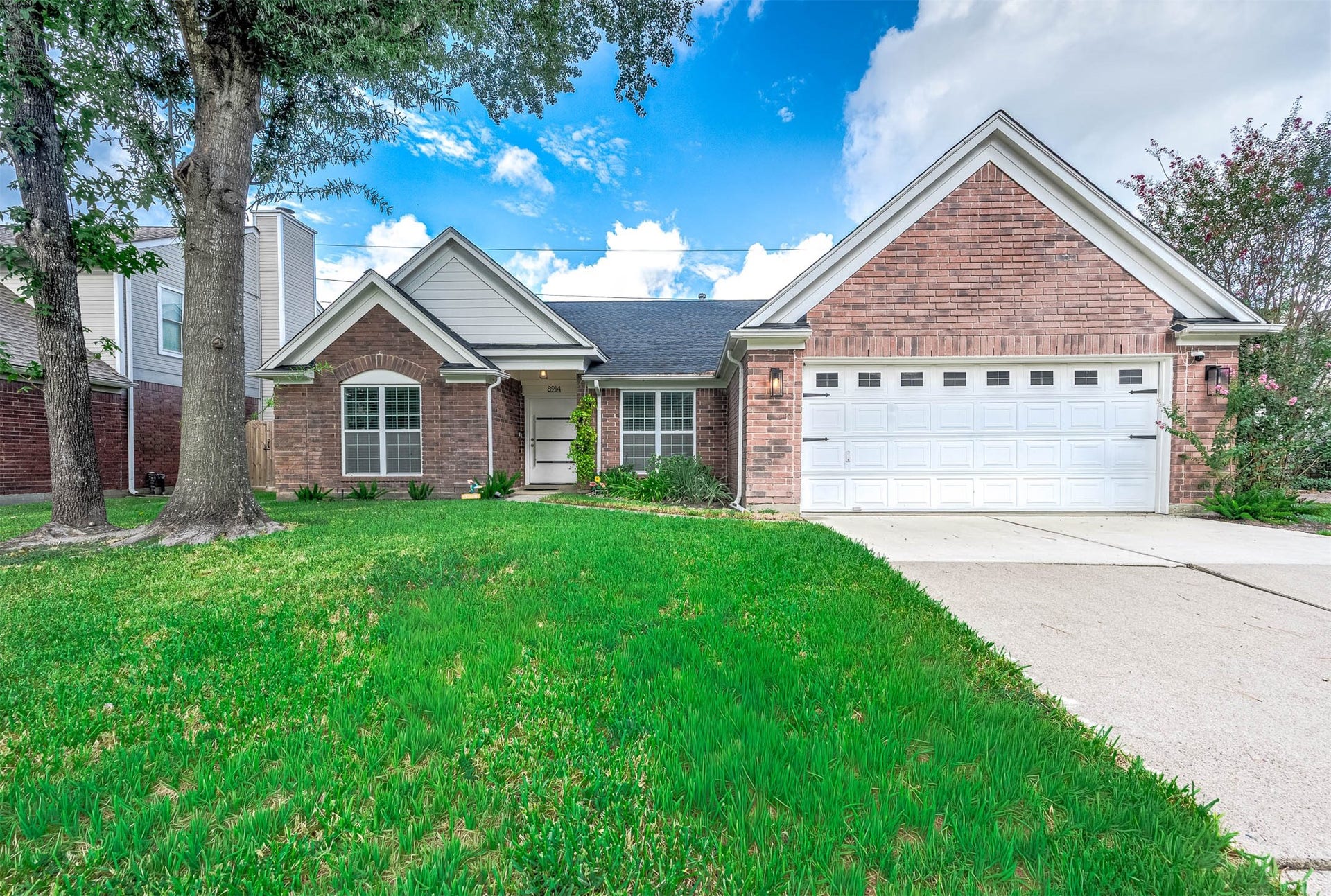 8914 Sunny Point Drive, Spring, TX 77379 Welcome to 8914 Sunny Point Drive!