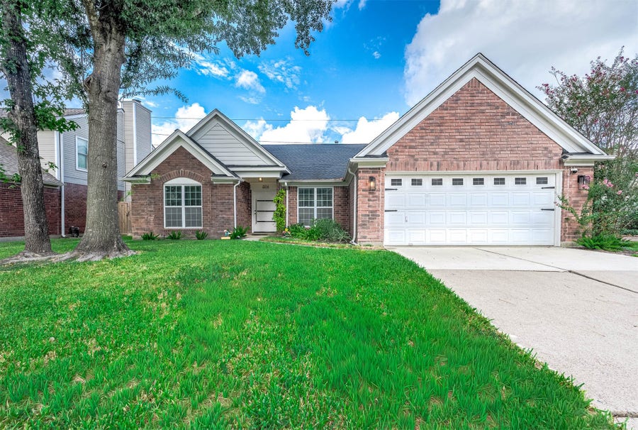 Property photo for 8914 Sunny Point Drive, Spring, TX