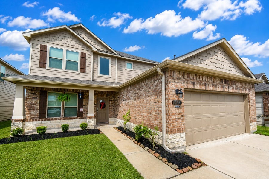 Property photo for 718 Palo Alto Court, Rosharon, TX