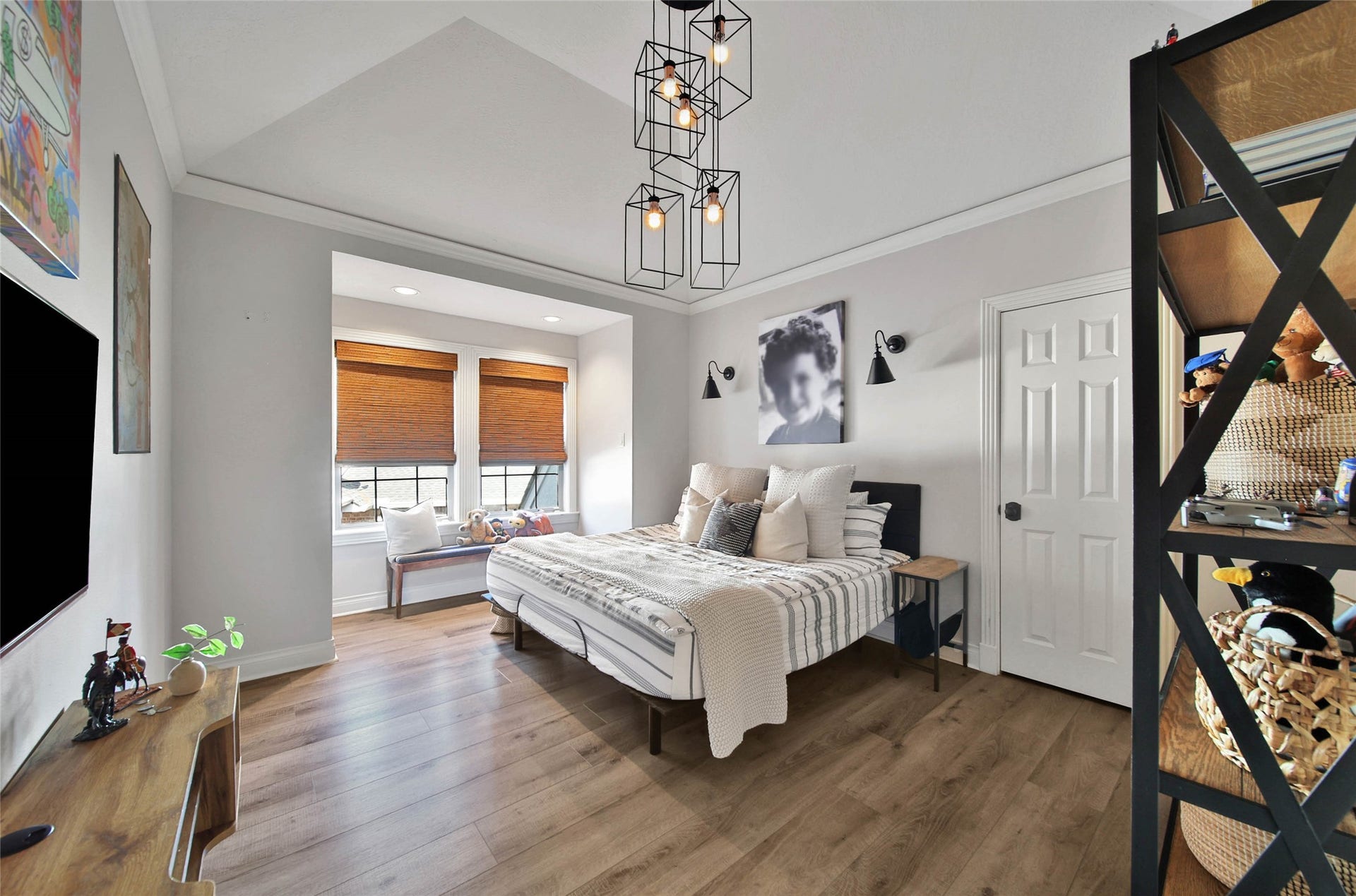 39 W Old Sterling Circle, The Woodlands, TX 77382 Bed 3 Up