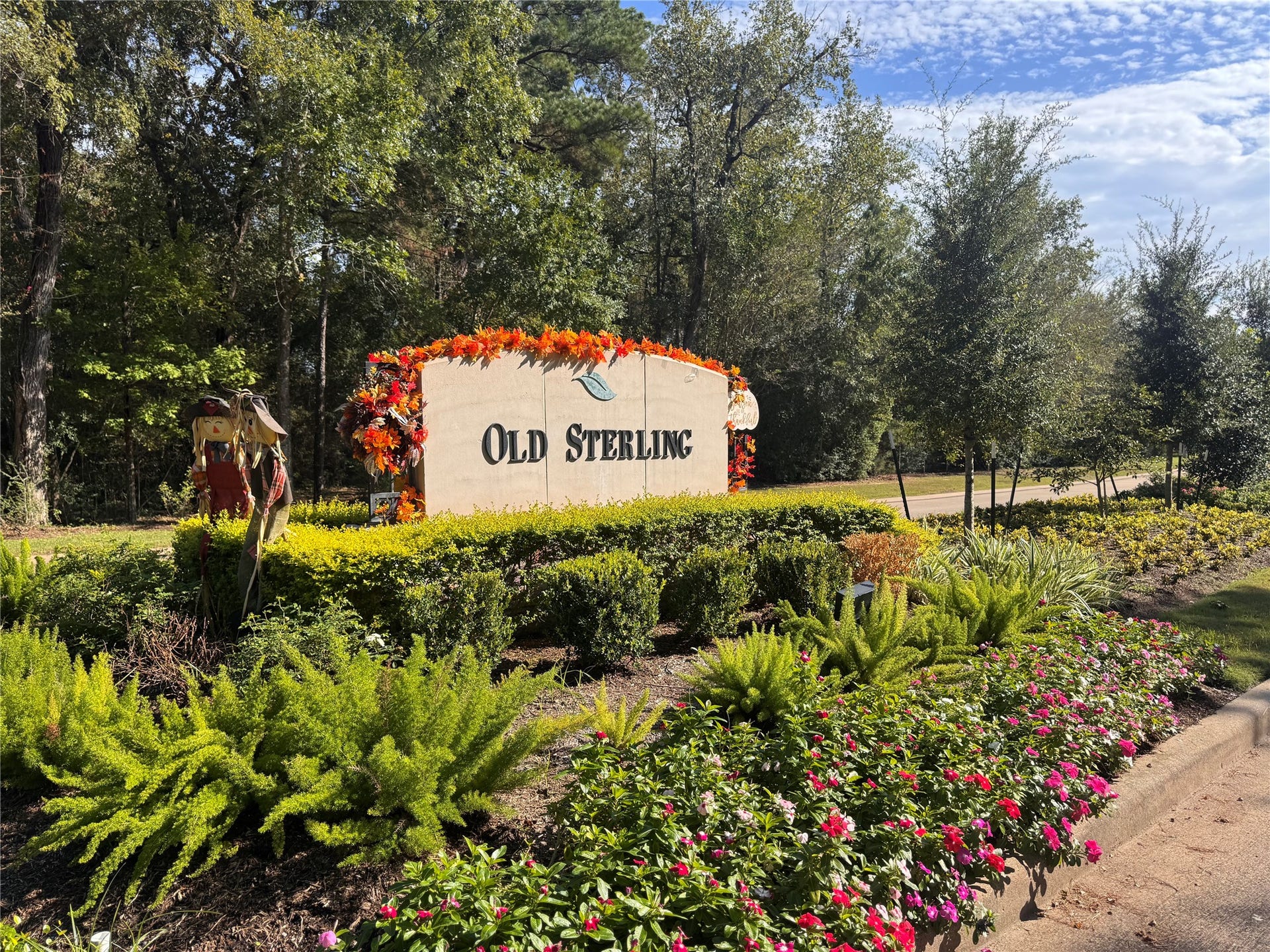 39 W Old Sterling Circle, The Woodlands, TX 77382 39 W Old Sterling Circle, The Woodlands, TX 77382