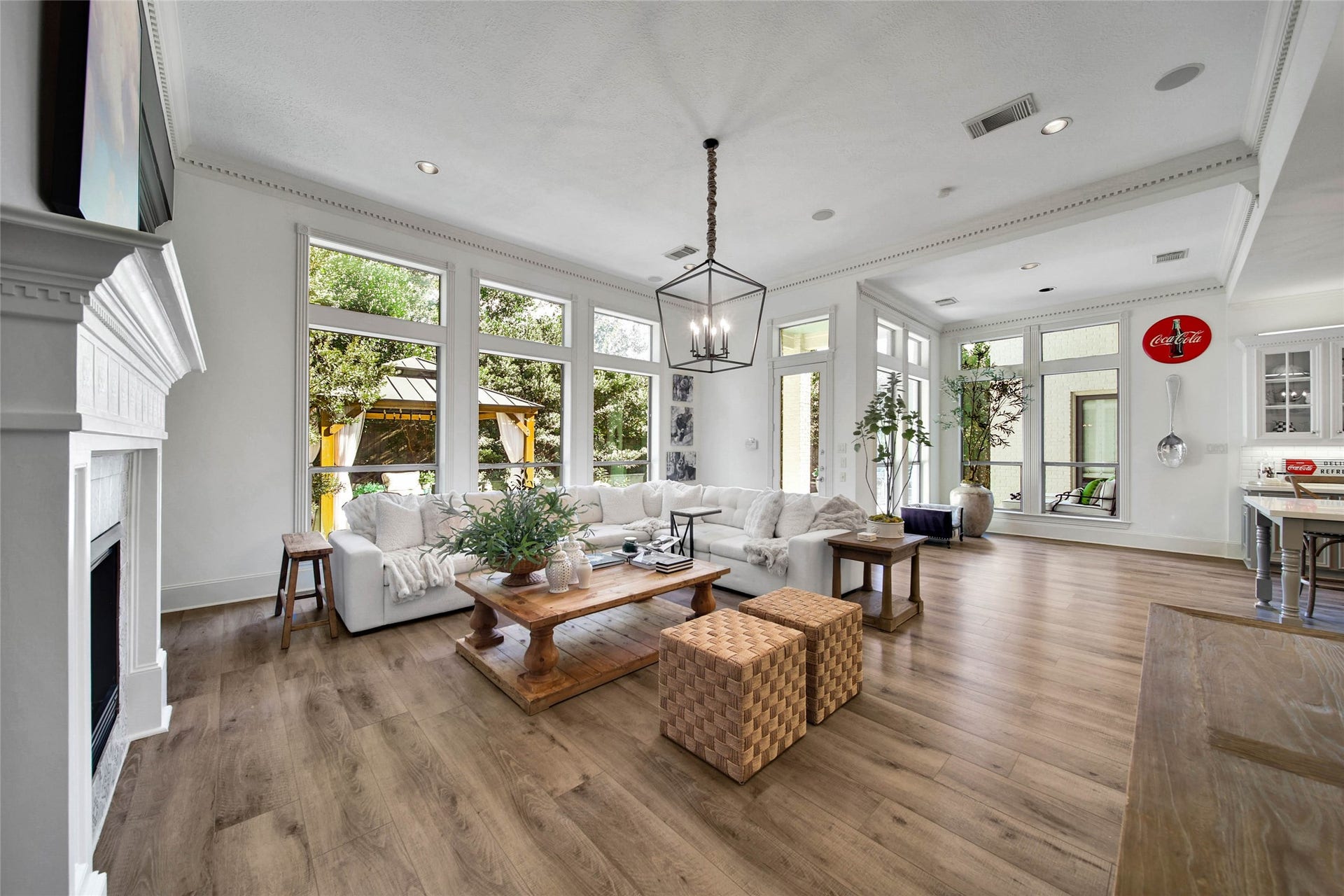 39 W Old Sterling Circle, The Woodlands, TX 77382 39 W Old Sterling Circle, The Woodlands, TX 77382