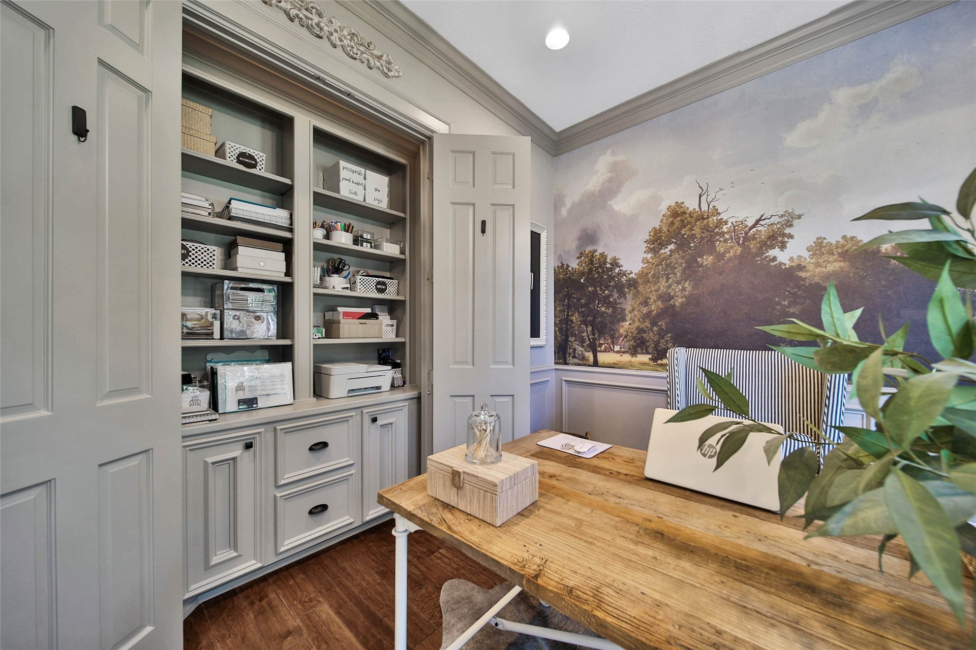 39 W Old Sterling Circle, The Woodlands, TX 77382 Built-in cabinetry showcases quality craftsmanship and stylish storage solutions.