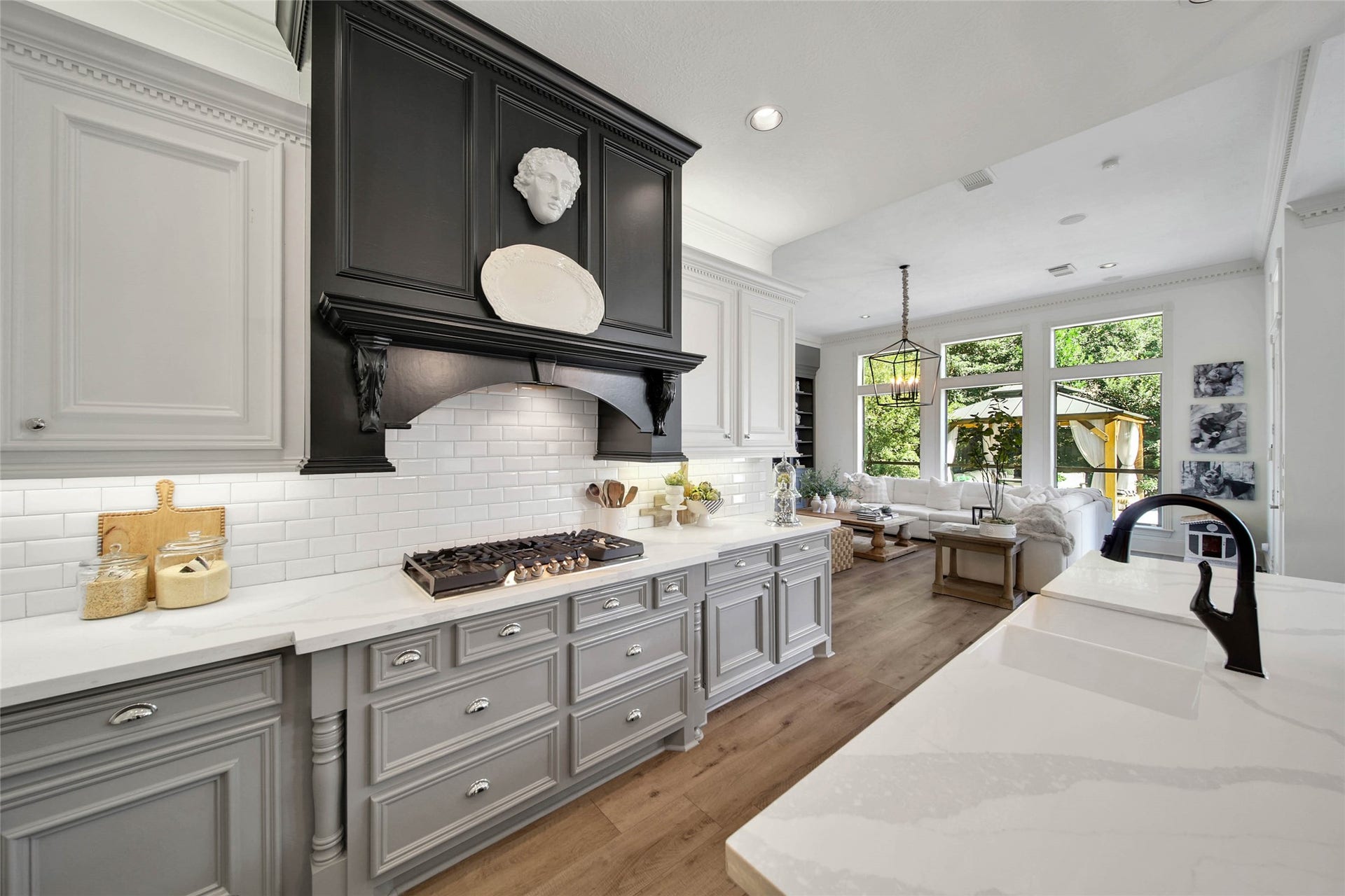 39 W Old Sterling Circle, The Woodlands, TX 77382 39 W Old Sterling Circle, The Woodlands, TX 77382