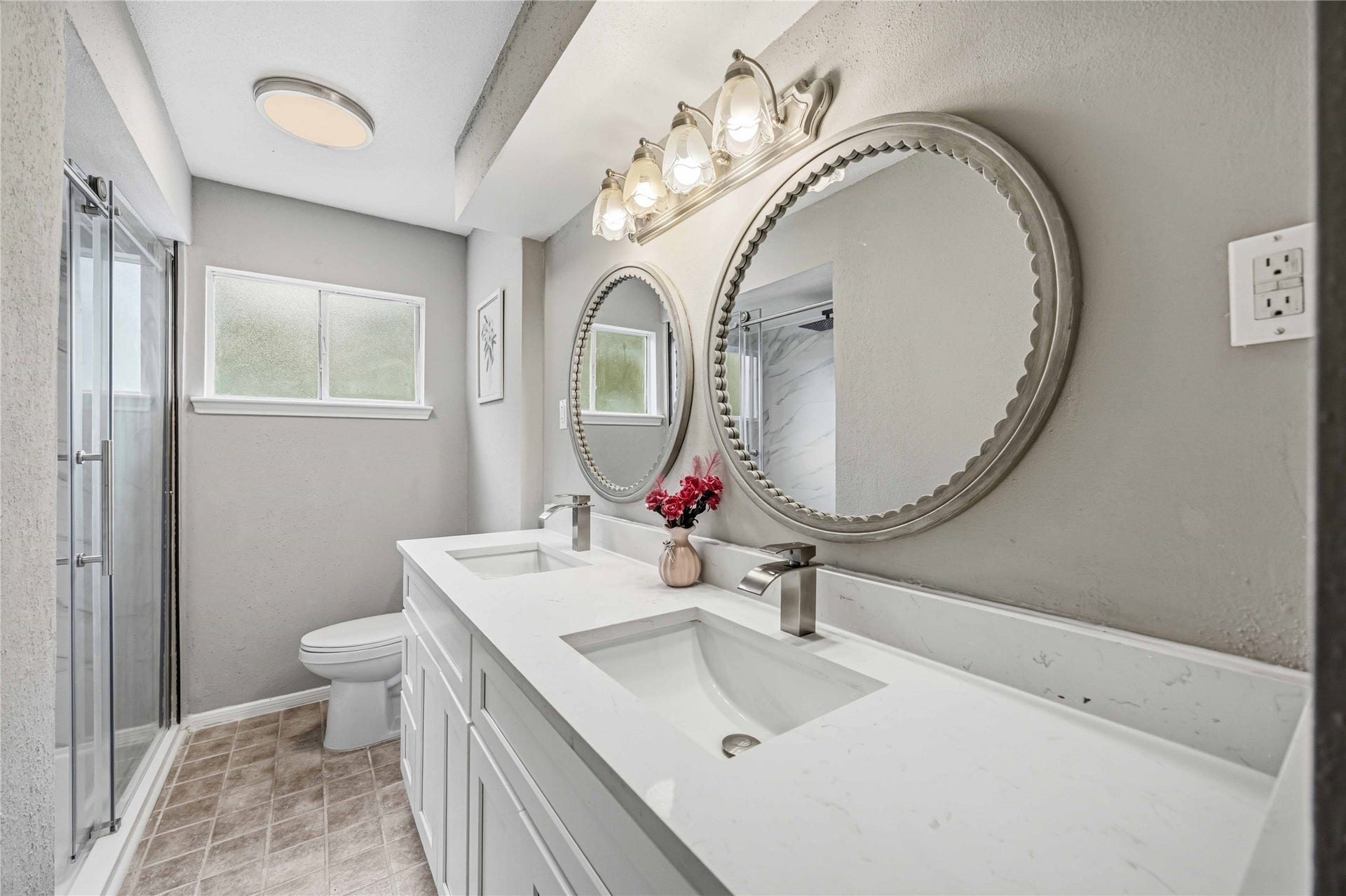 203 Wedgewood Court, Oak Ridge North, TX 77386 2nd full bath in 2nd floor