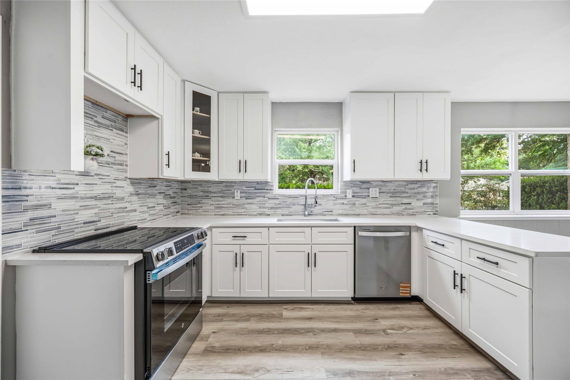 203 Wedgewood Court, Oak Ridge North, TX 77386 Kitchen