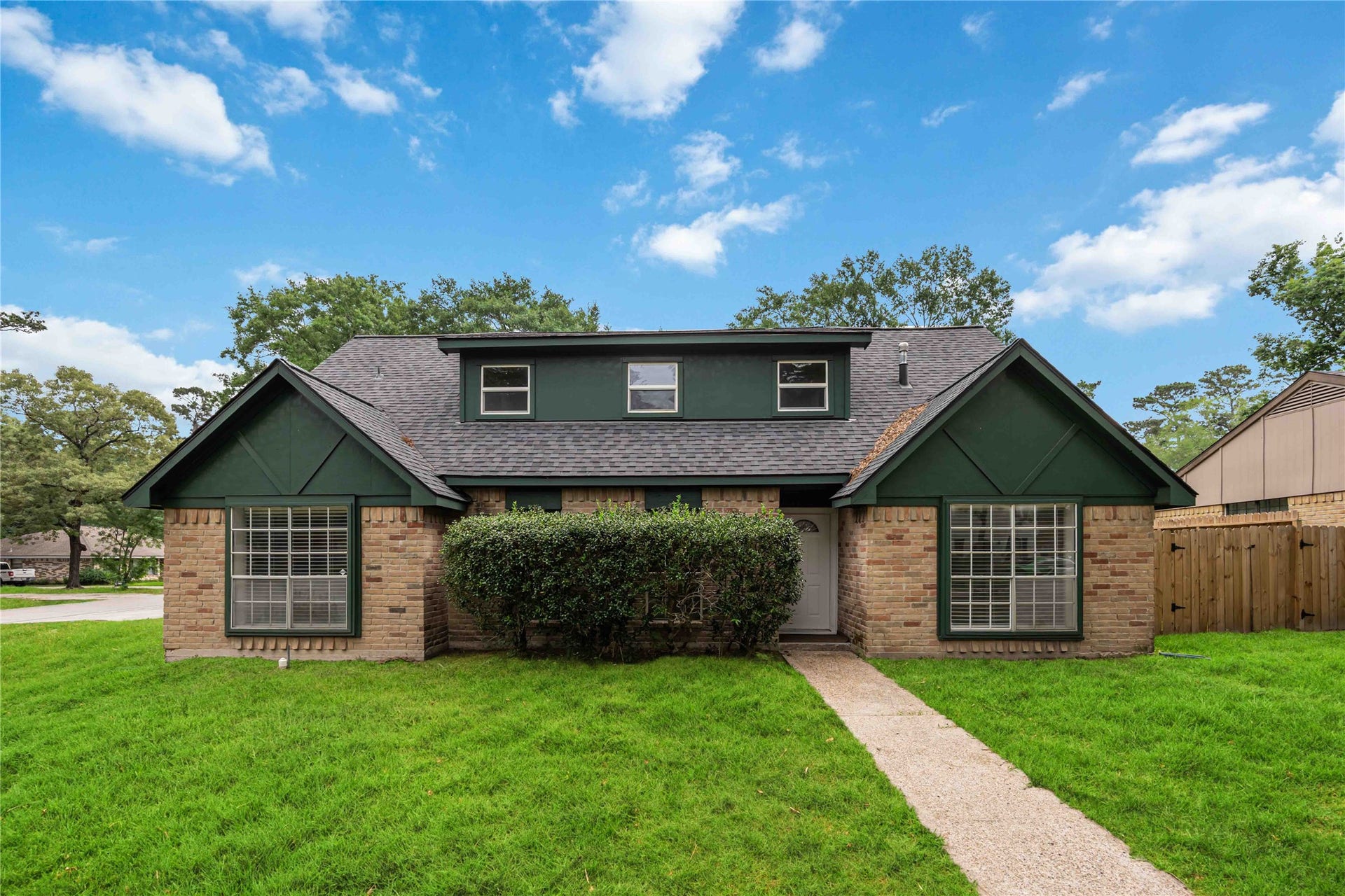 203 Wedgewood Court, Oak Ridge North, TX 77386 Frint view