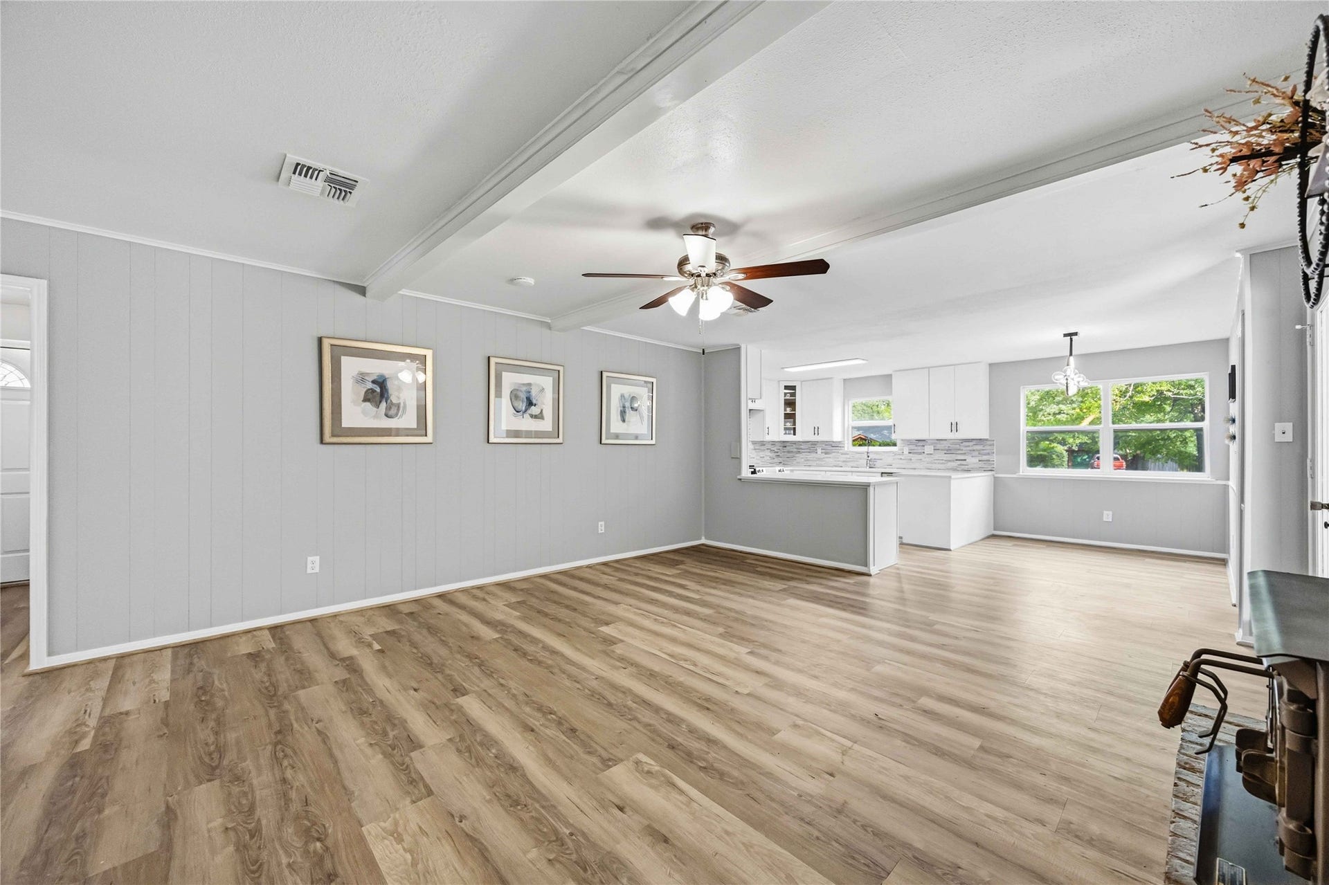 203 Wedgewood Court, Oak Ridge North, TX 77386 Living room next to kitchen