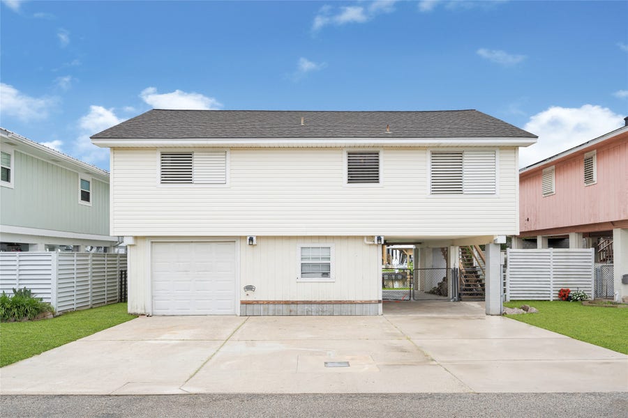 Property photo for 1227 Sailfish St, Hitchcock, TX