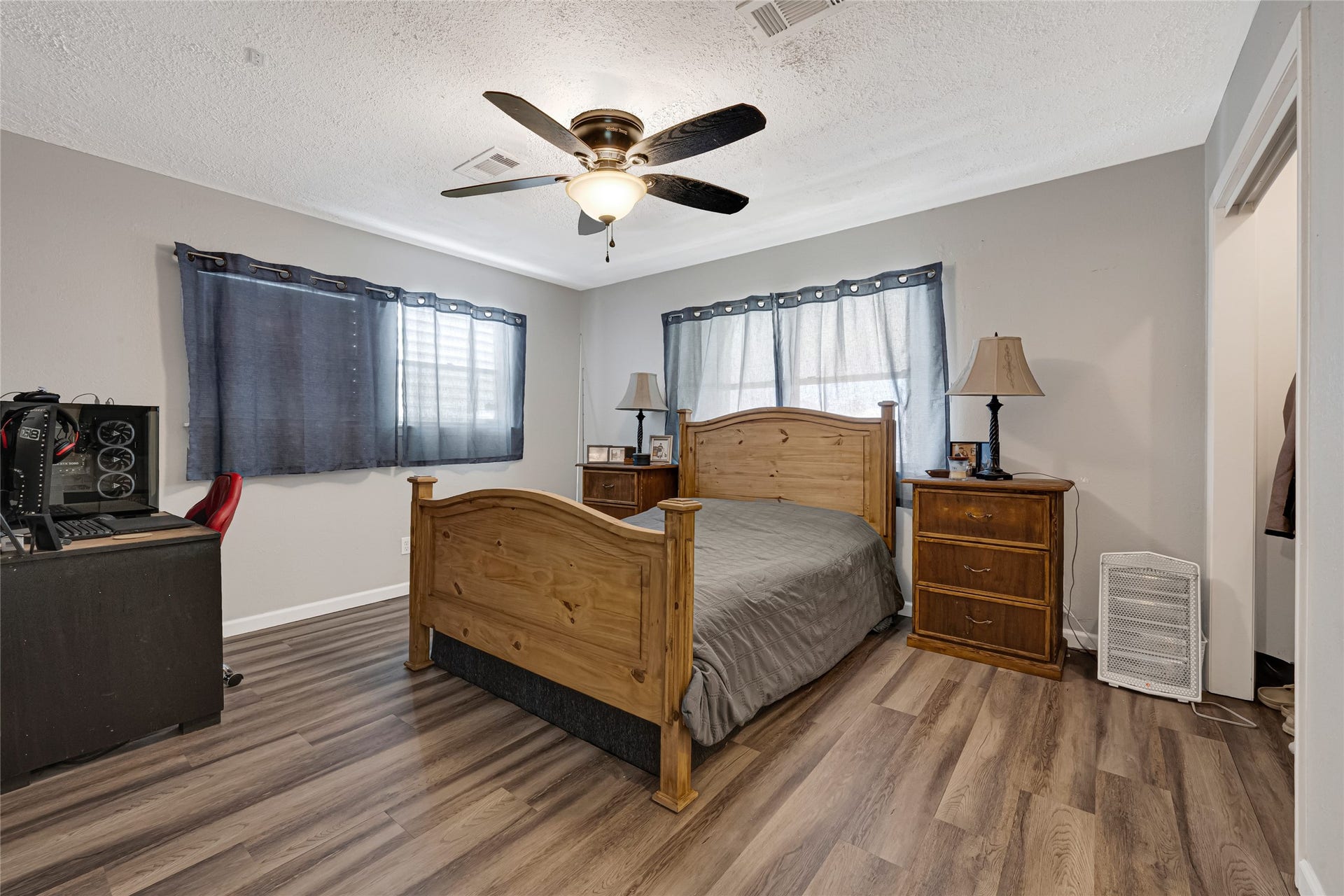 1227 Sailfish St, Hitchcock, TX 77563 1227 Sailfish St, Hitchcock, TX 77563