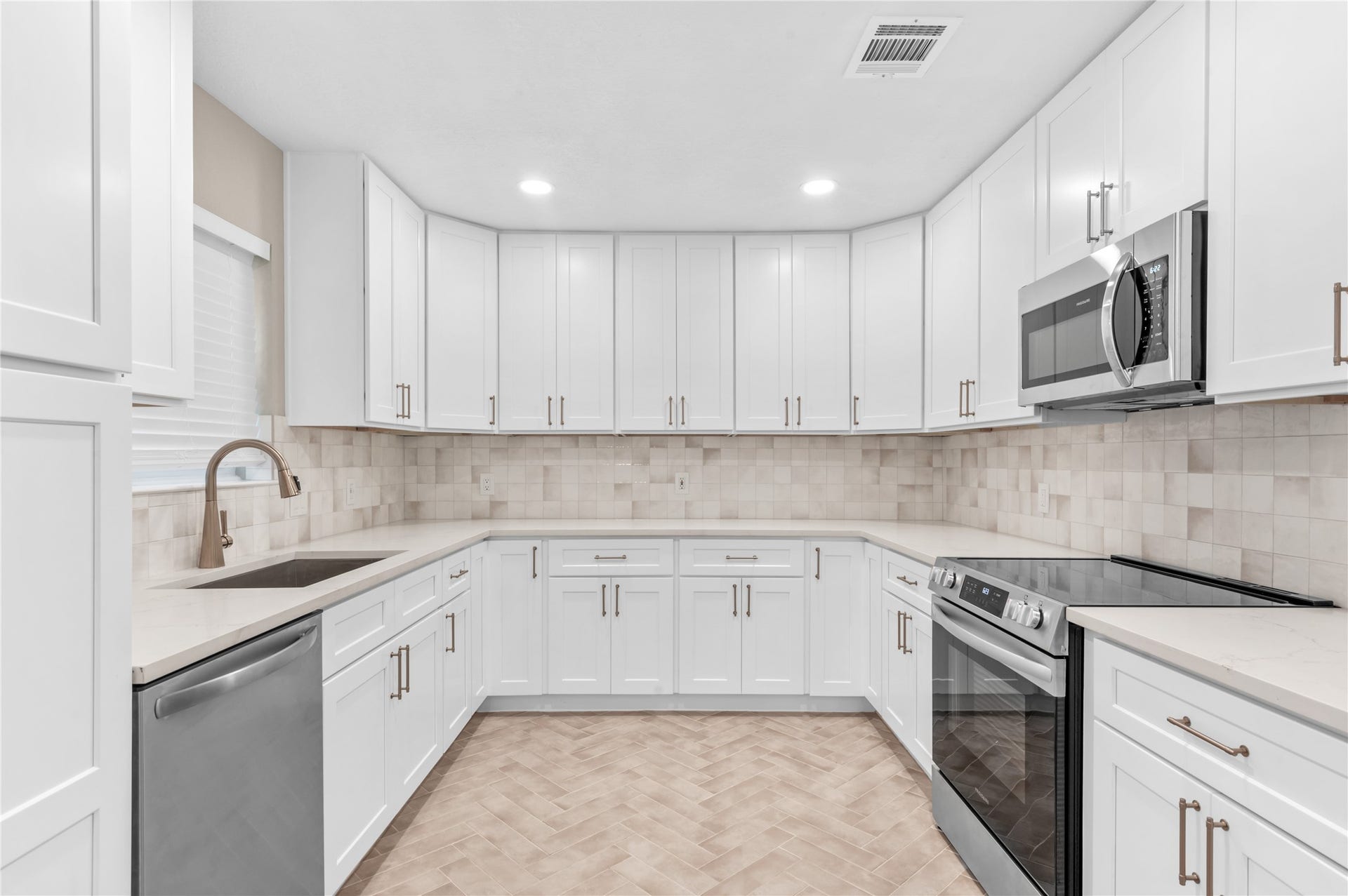 27249 Lana Lane, Oak Ridge North, TX 77385 Beautifully updated kitchen